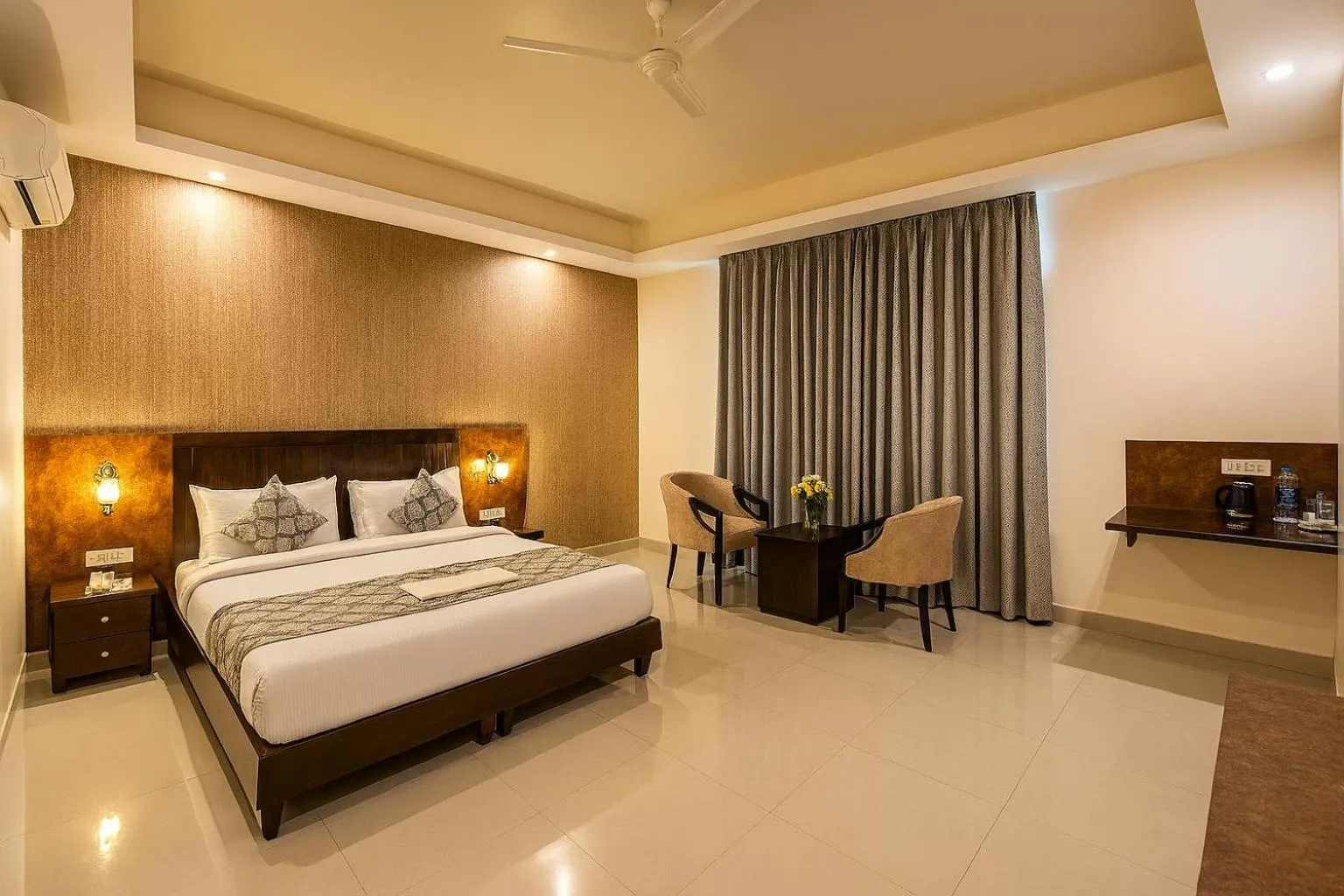 Bed in Hotel Zion Inn, Cantonment, Varanasi