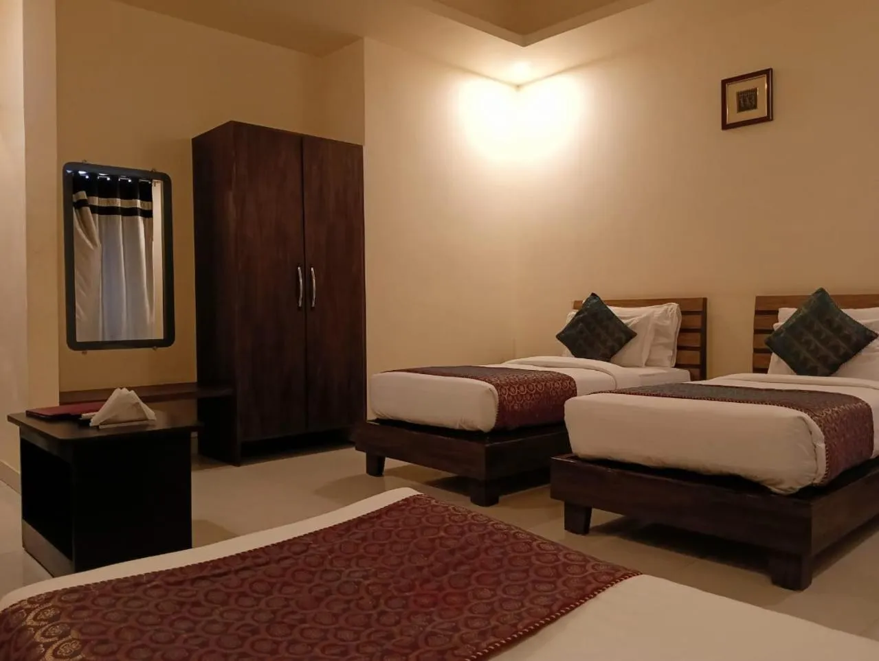 Bed in Hotel Zion Inn, Cantonment, Varanasi