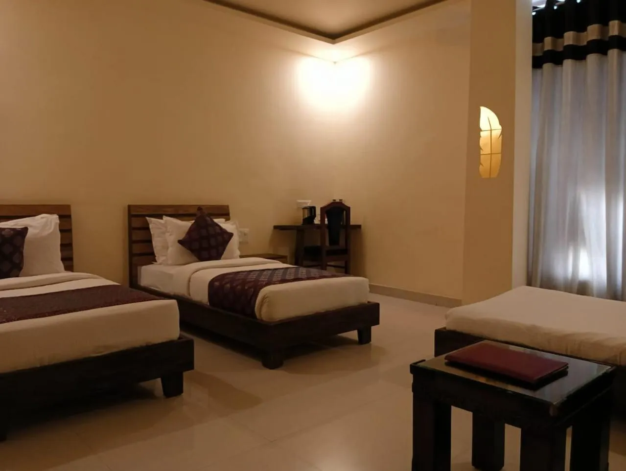 Bed in Hotel Zion Inn, Cantonment, Varanasi