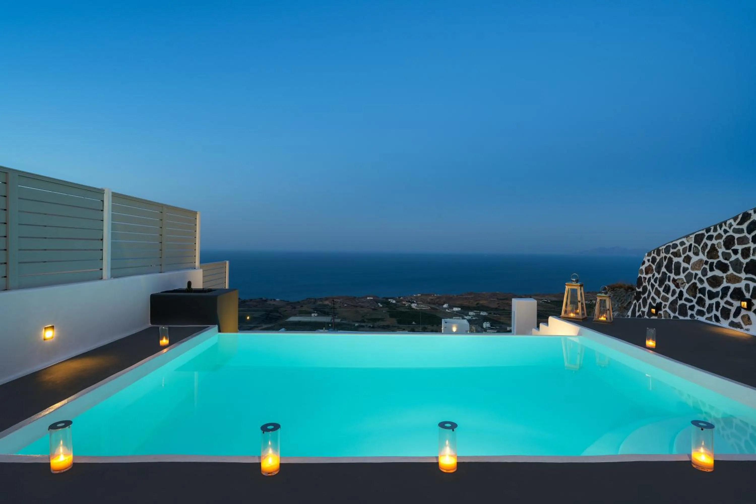 Night in Siete Mares Luxury Suites