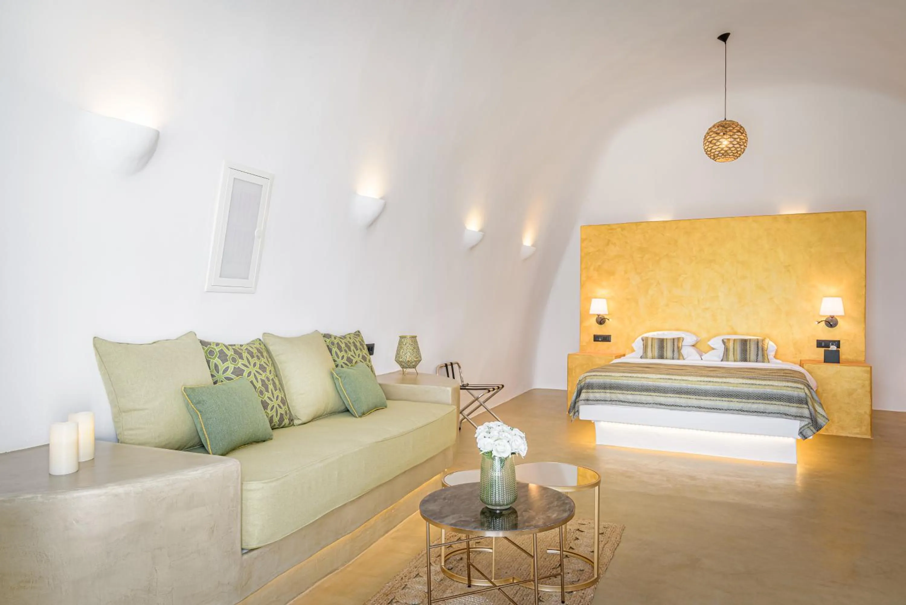 Bed in Siete Mares Luxury Suites