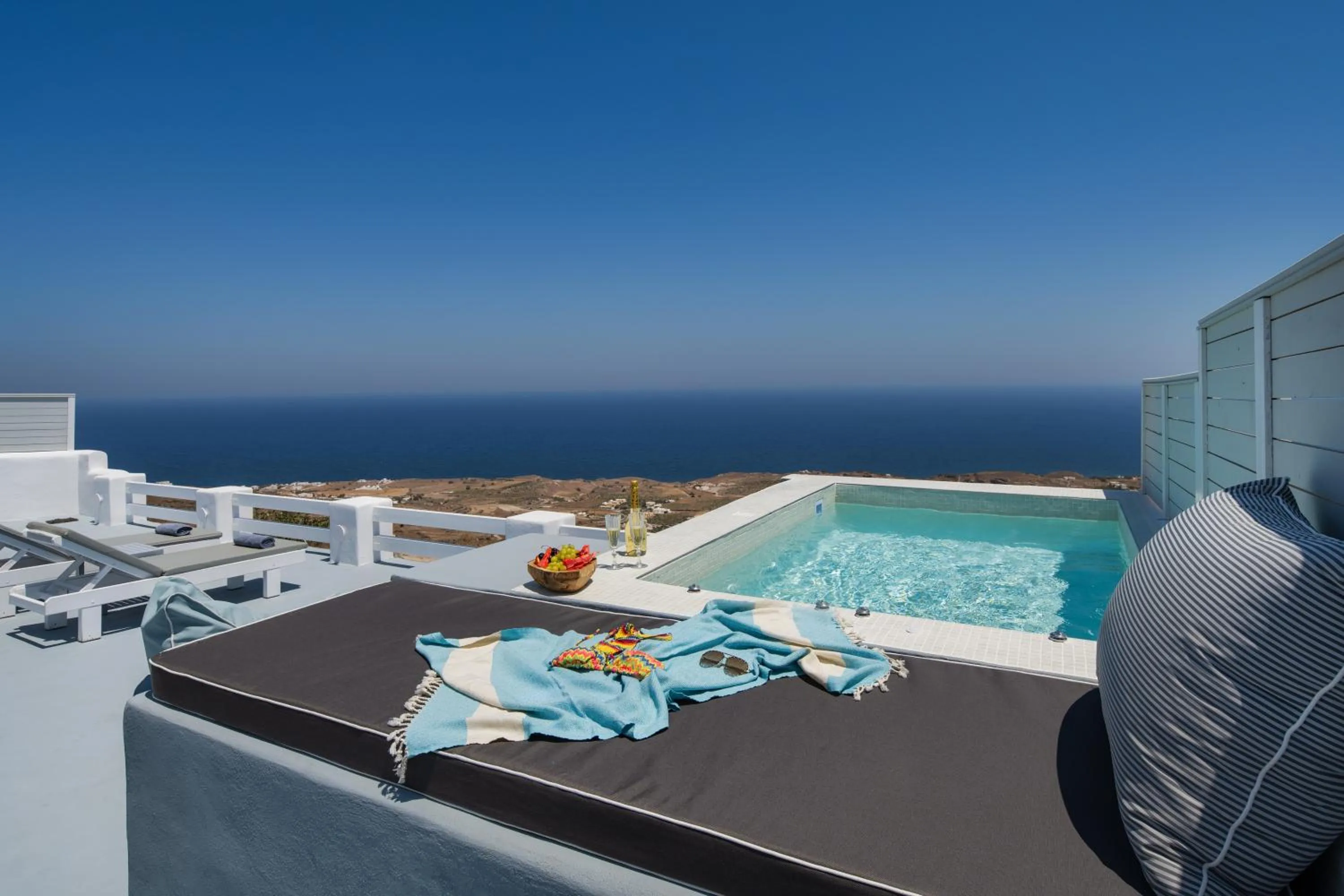 Pool view in Siete Mares Luxury Suites