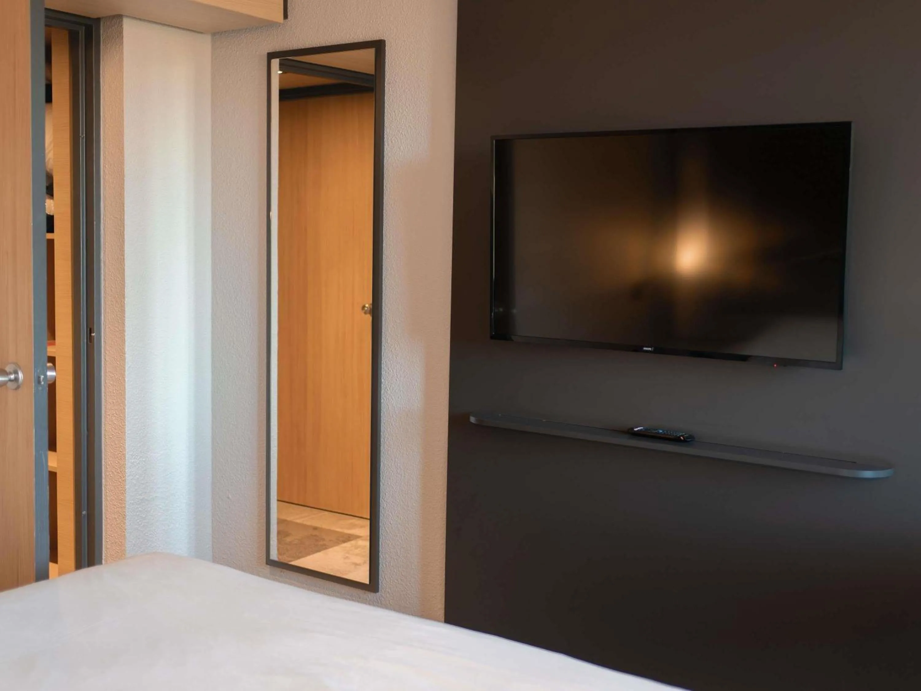 Bedroom, Bed in ibis Beziers Est Mediterranee A9/A75