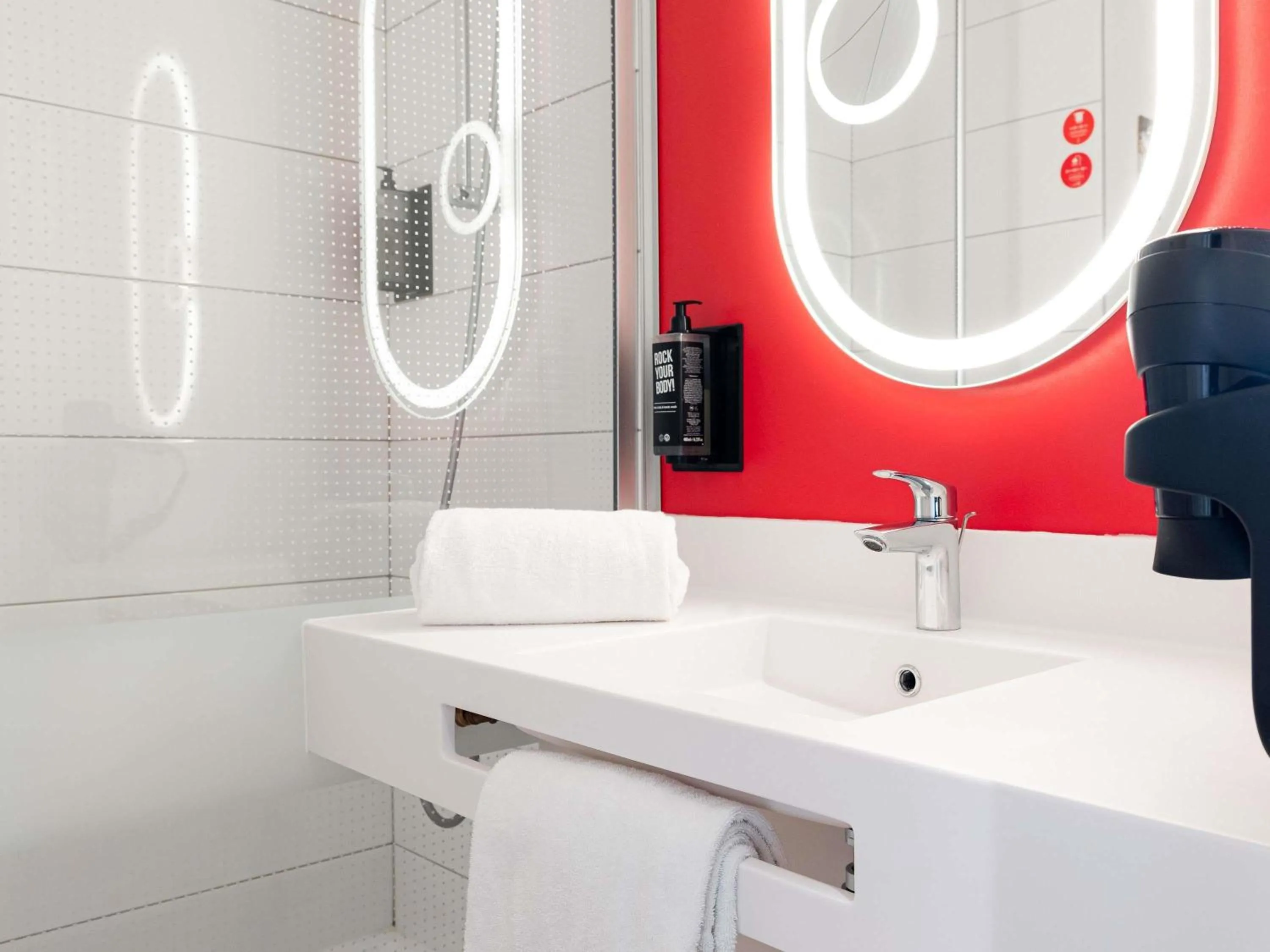 Bedroom in ibis Beziers Est Mediterranee A9/A75