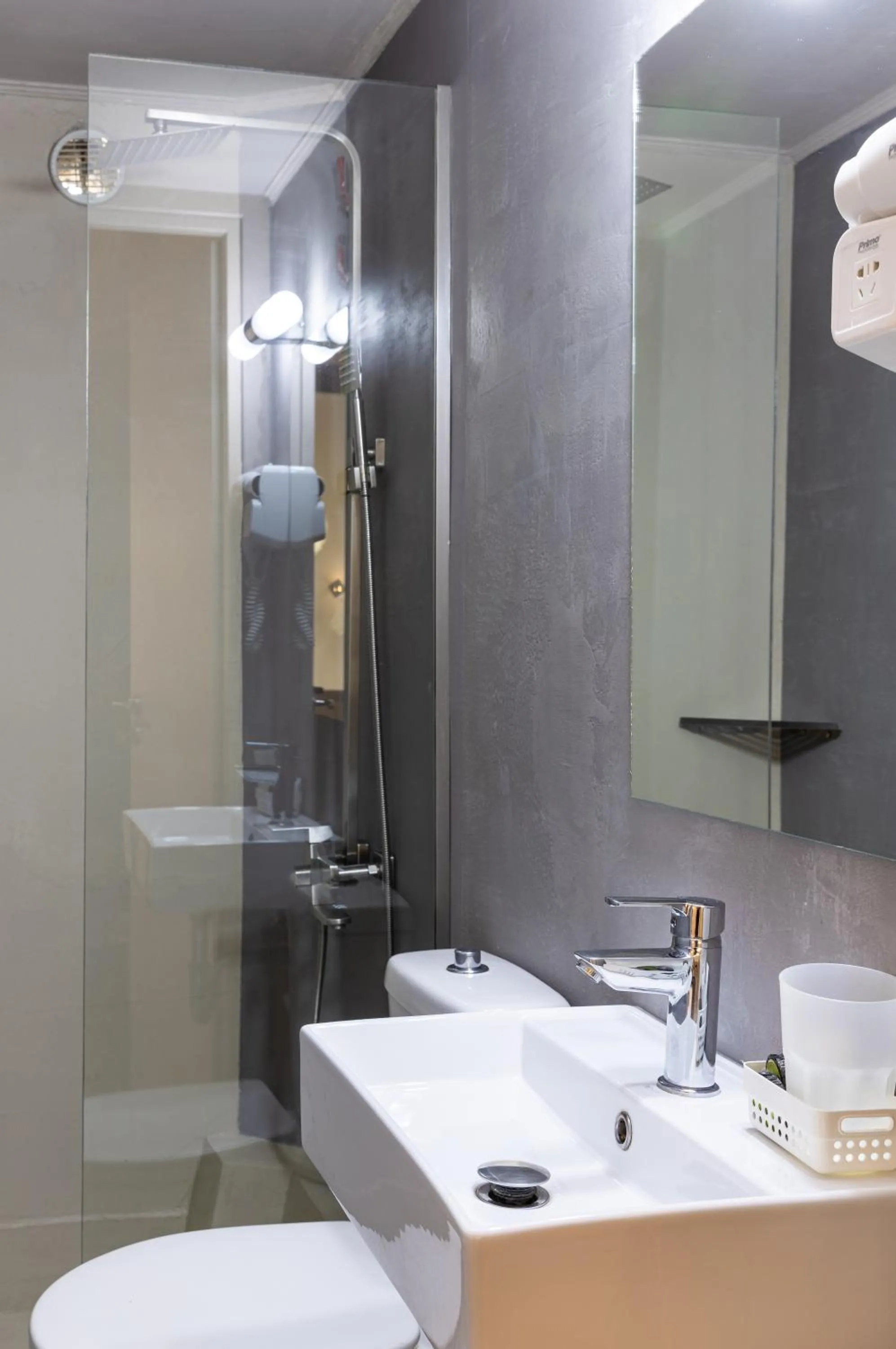 Bathroom in Plaza Hotel