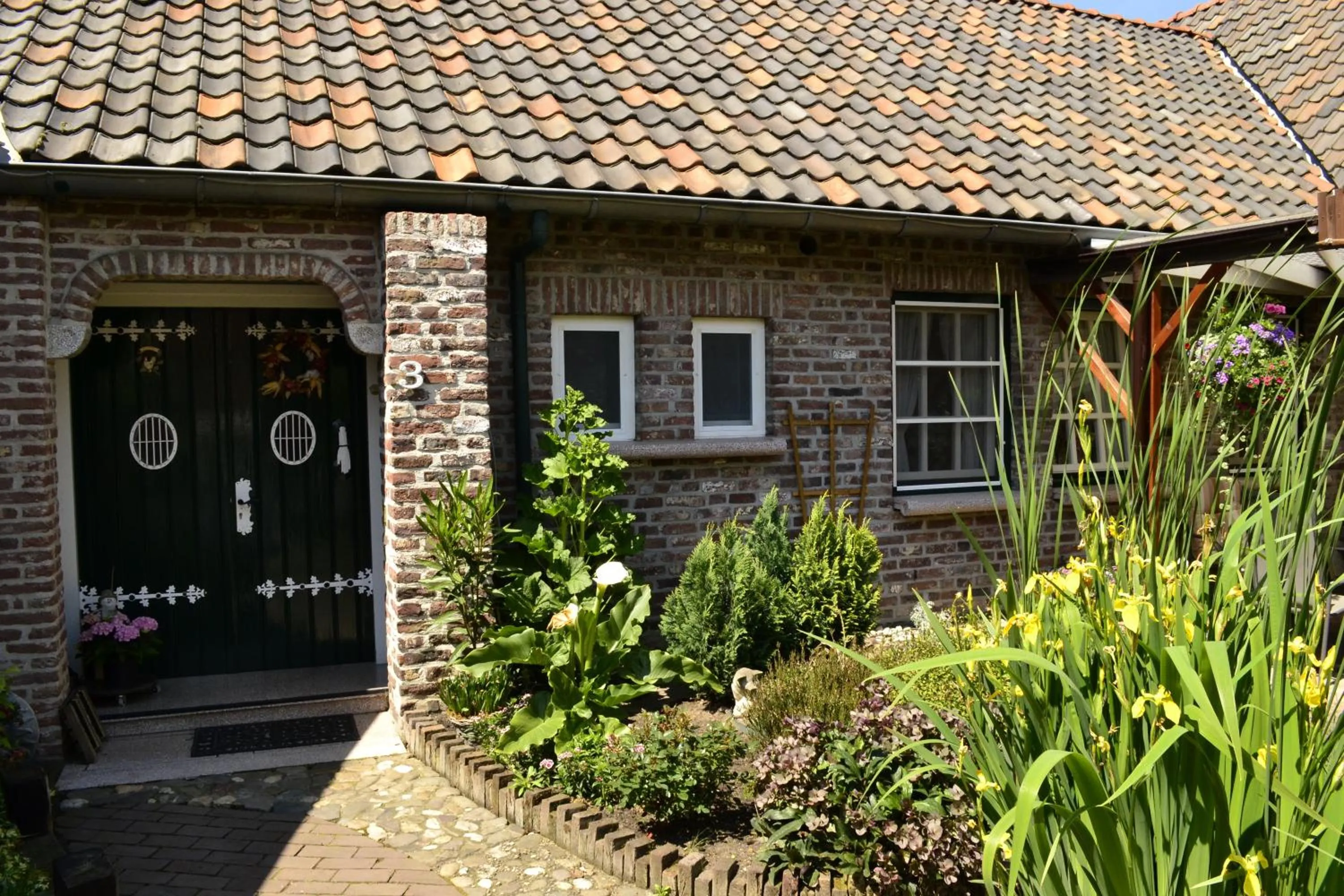 Facade/entrance, Property Building in Pension Neske