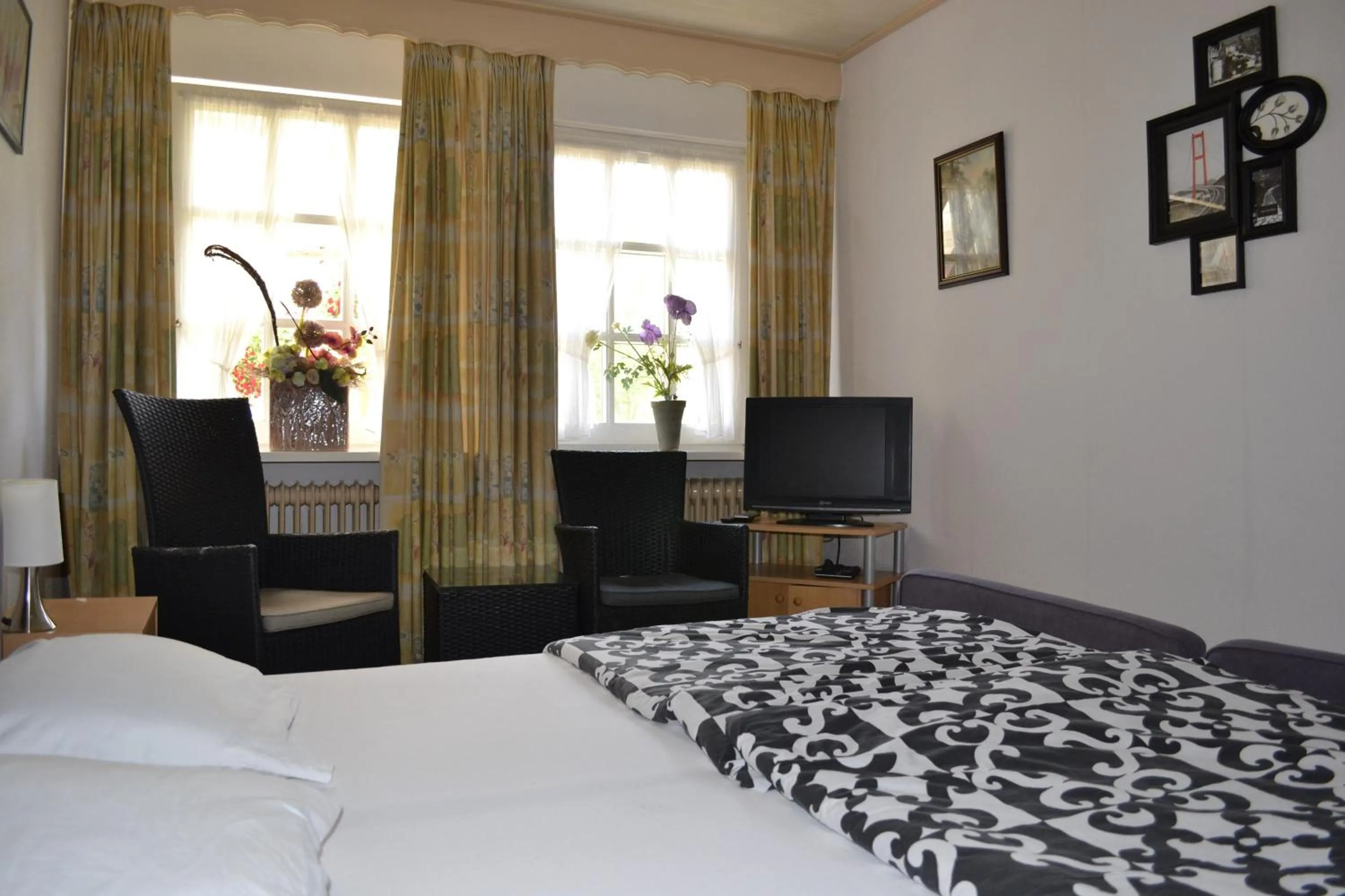 Decorative detail, TV/Entertainment Center in Pension Neske