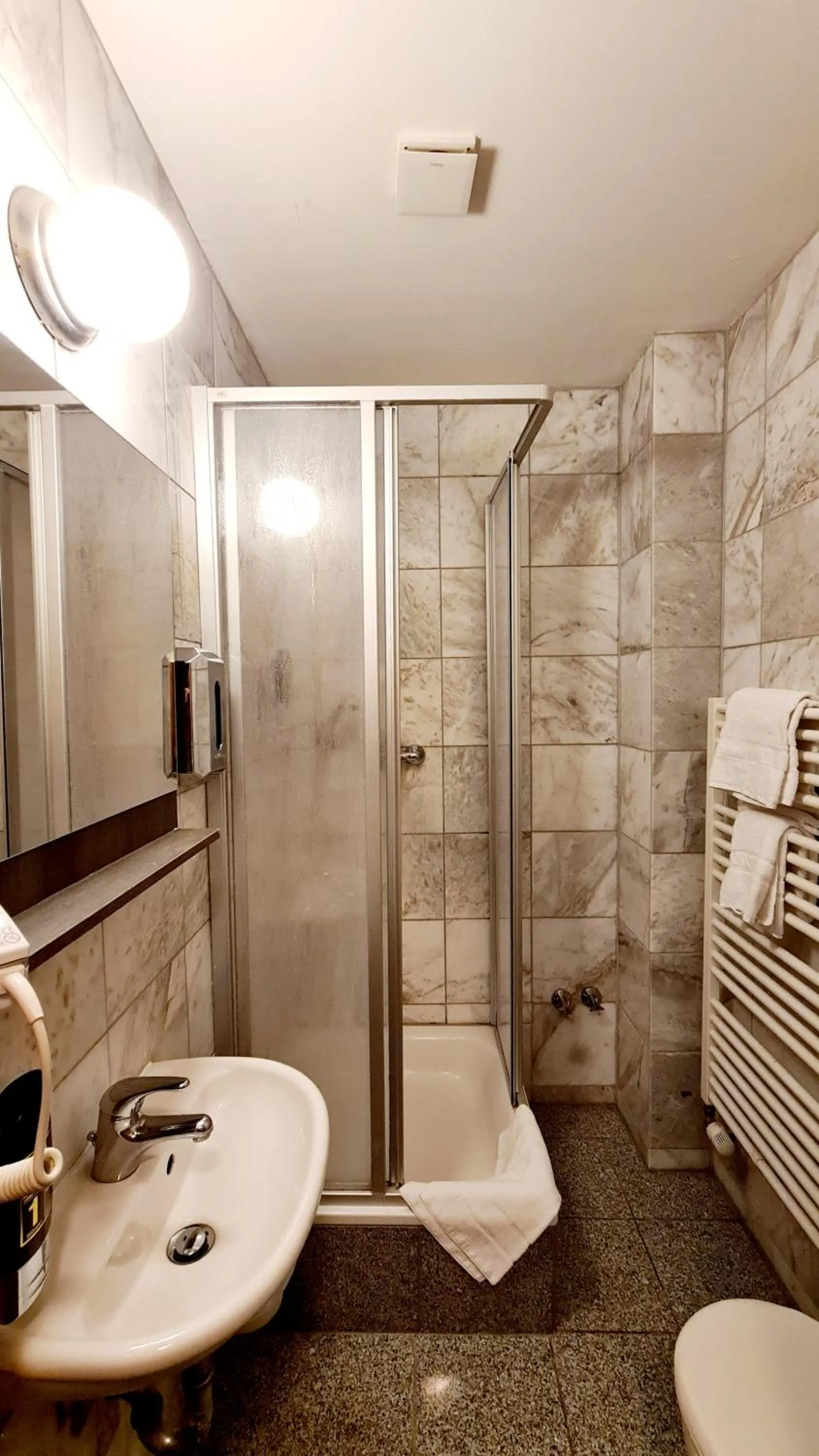 Bathroom in Hotel Zentrum