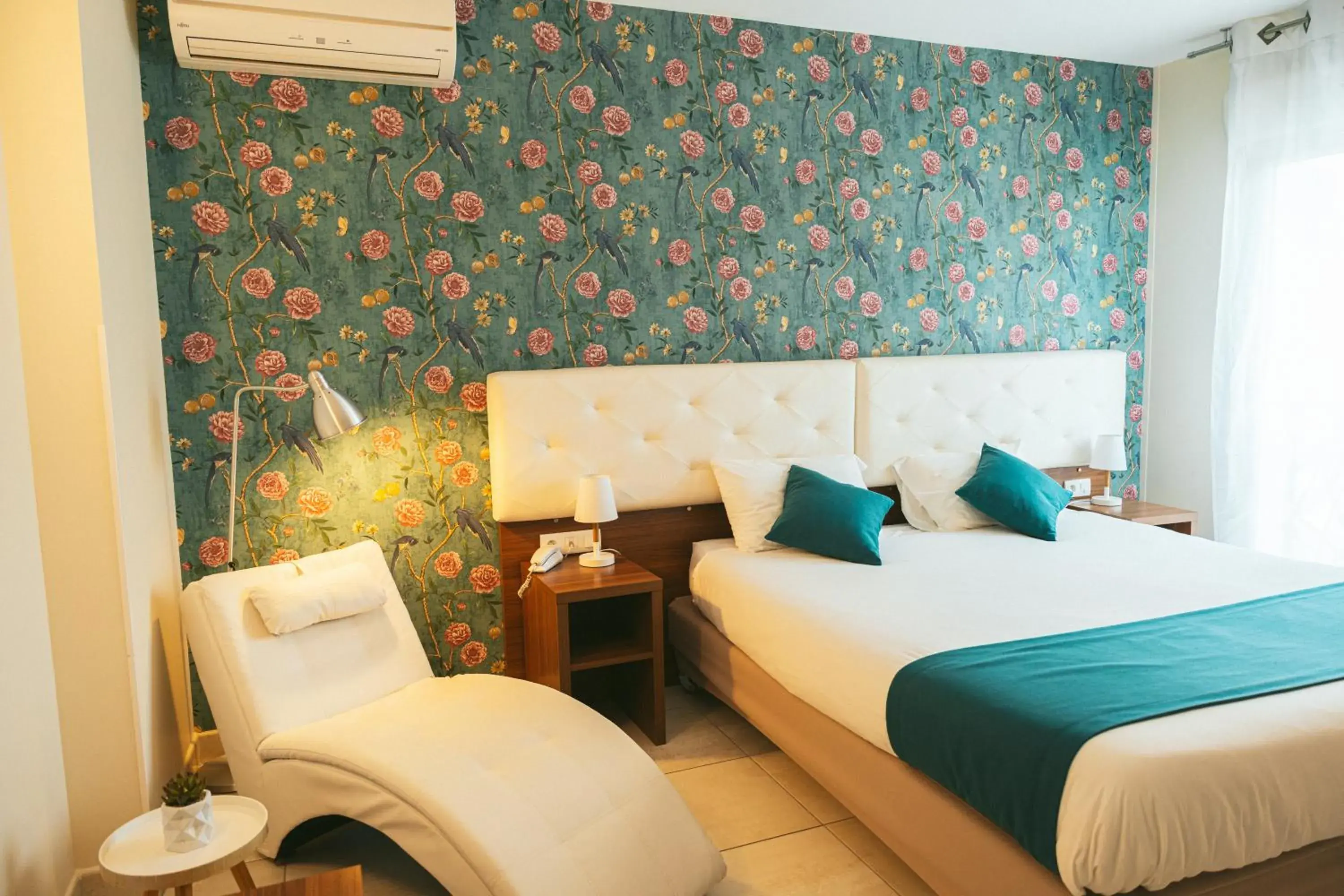 Luxury Double Room in Holidays & Work HOTEL Luxury Double Room in Holidays & Work HOTEL