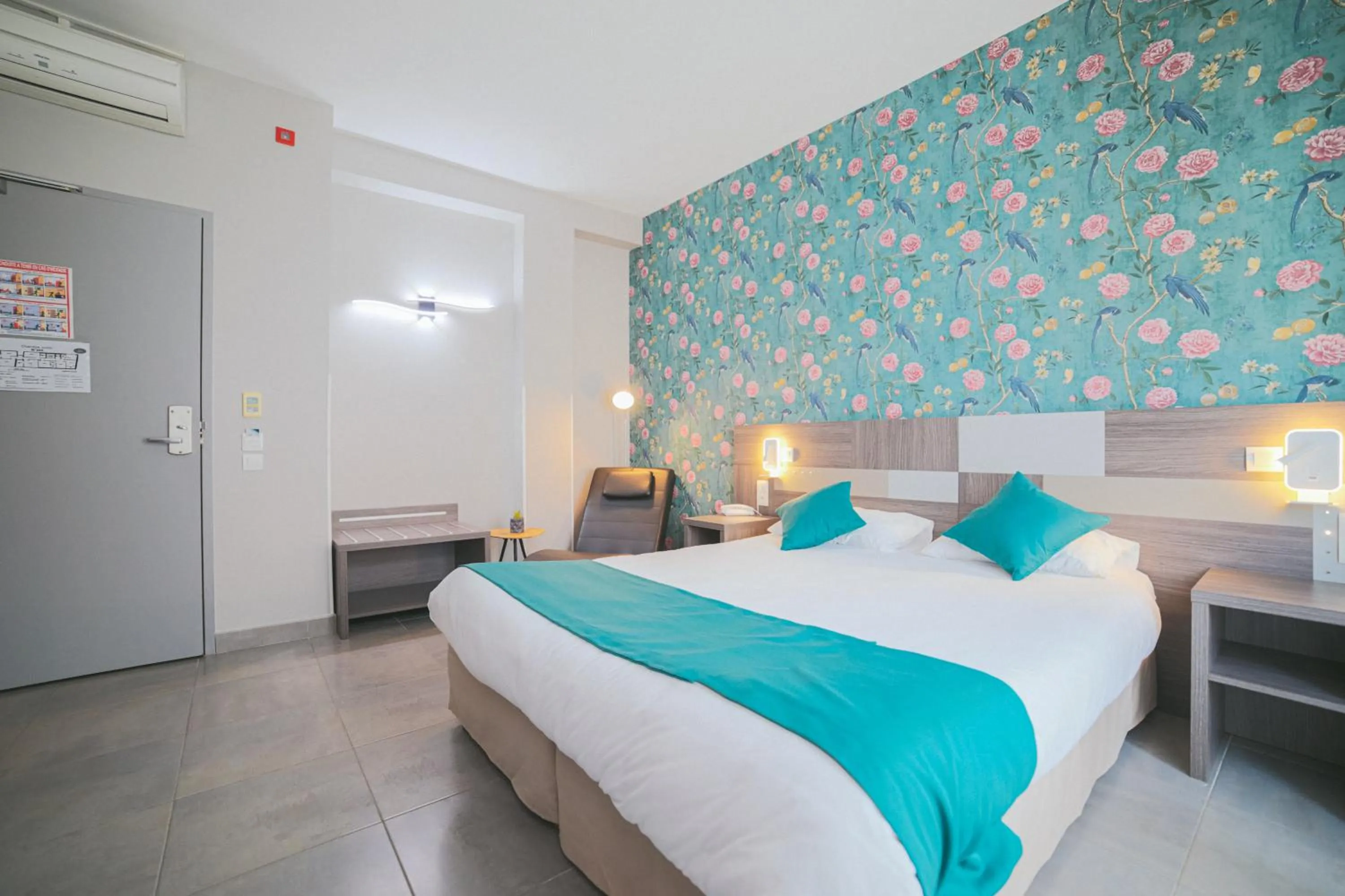 Bed in Holidays & Work HOTEL