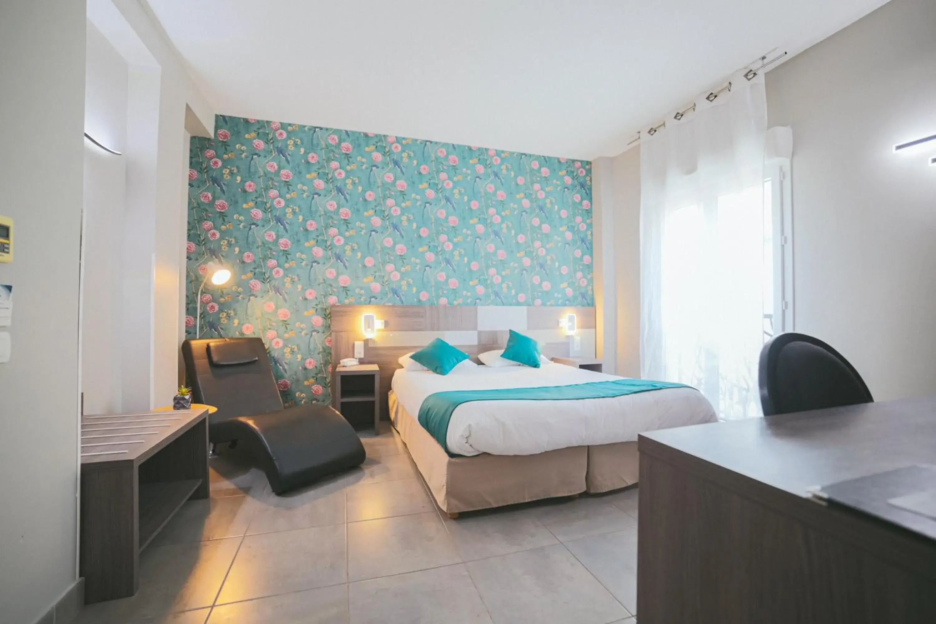 Junior Double Room in Holidays & Work HOTEL Junior Double Room in Holidays & Work HOTEL