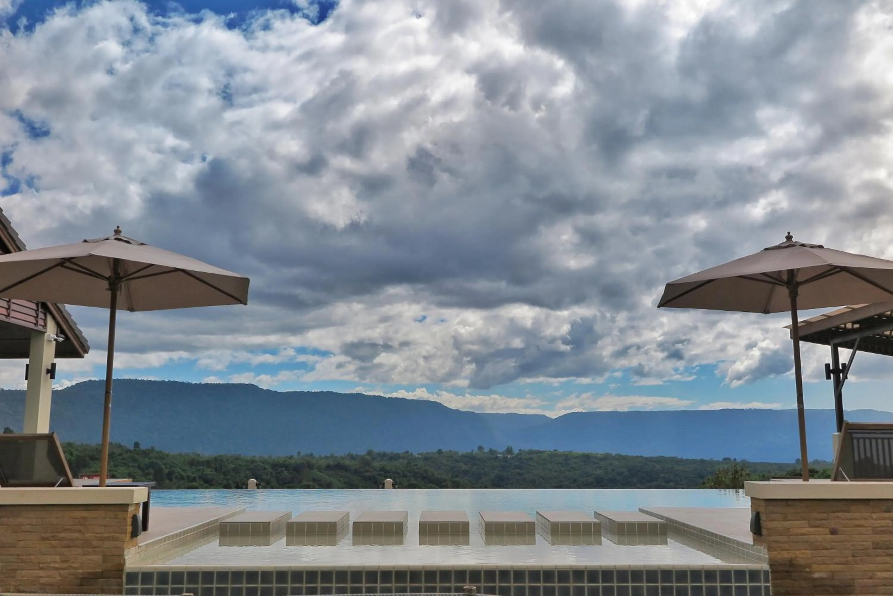 Mountain view in Sabaidee Valley
