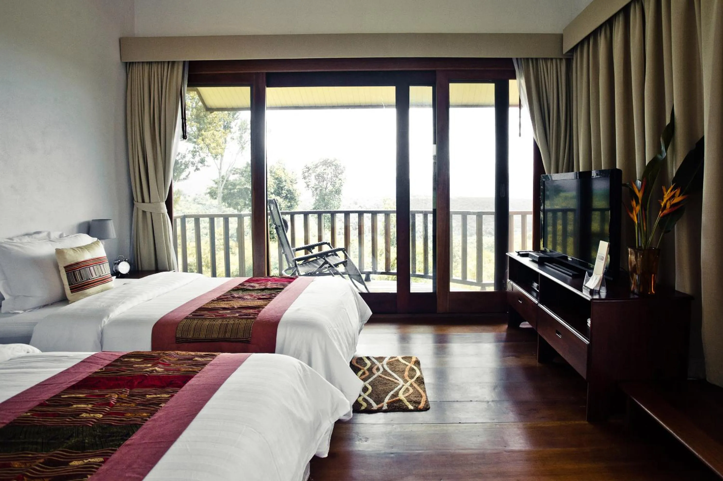 Photo of the whole room, Bed in Sabaidee Valley