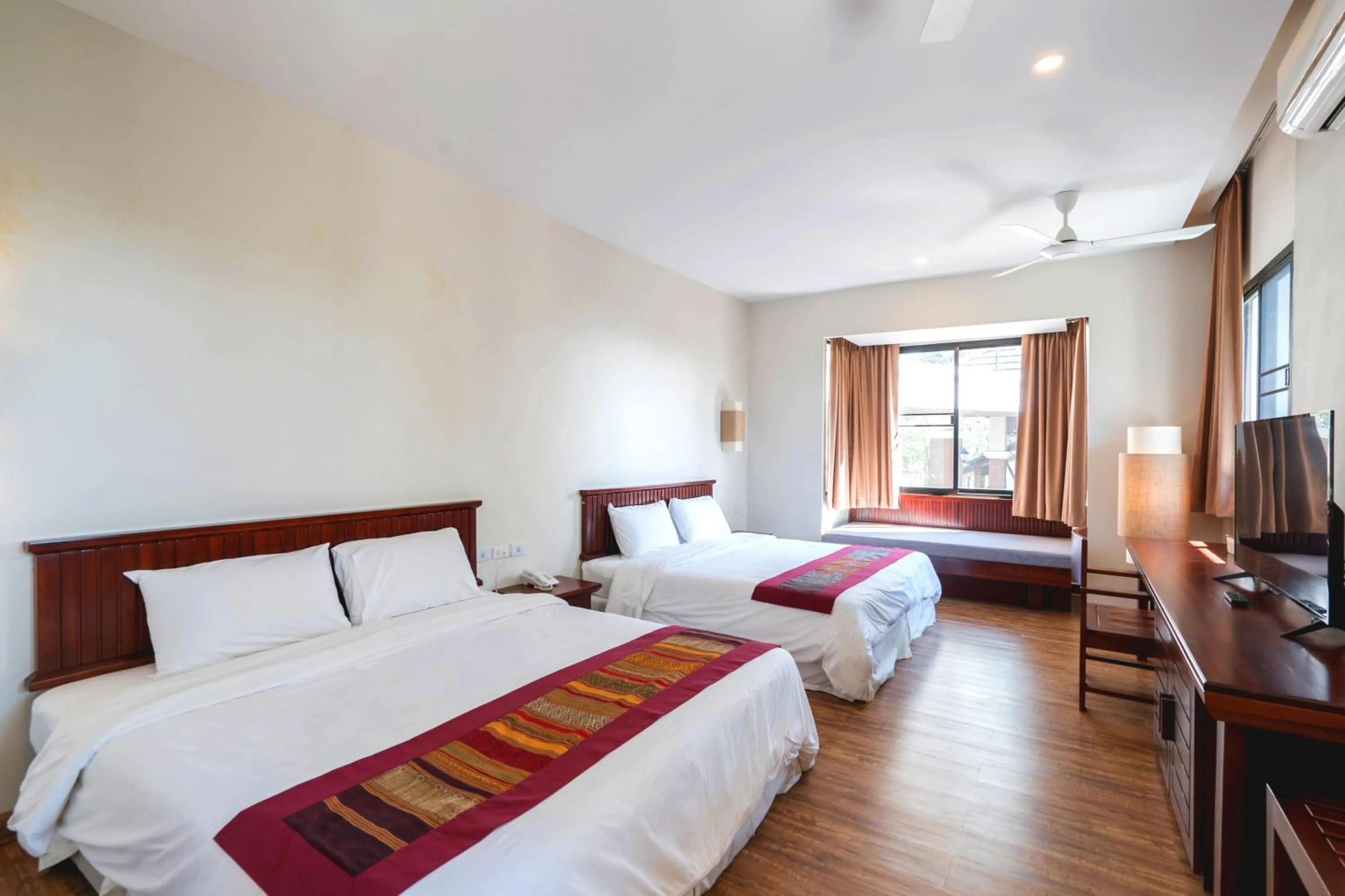 Bed in Sabaidee Valley