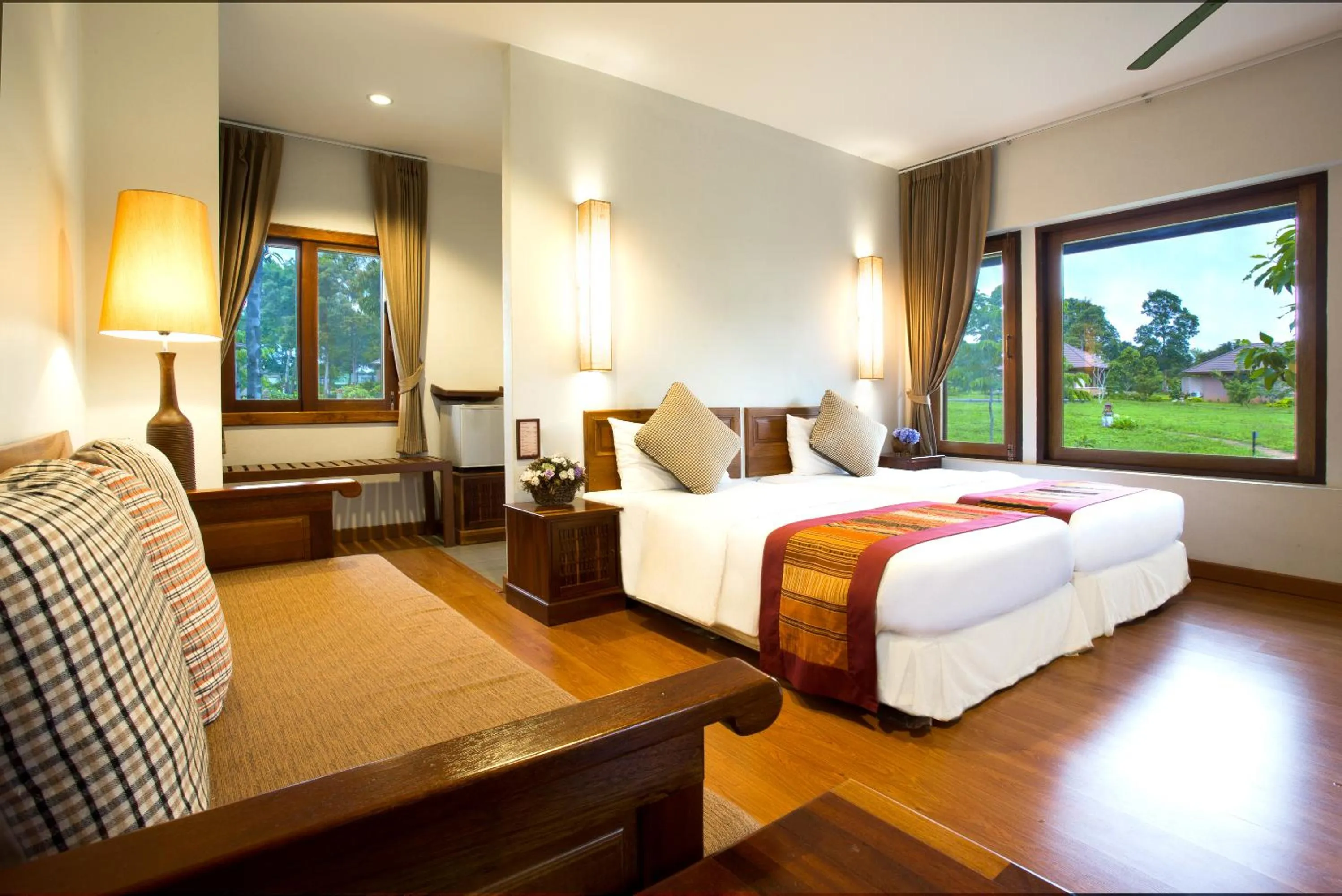 Photo of the whole room, Bed in Sabaidee Valley