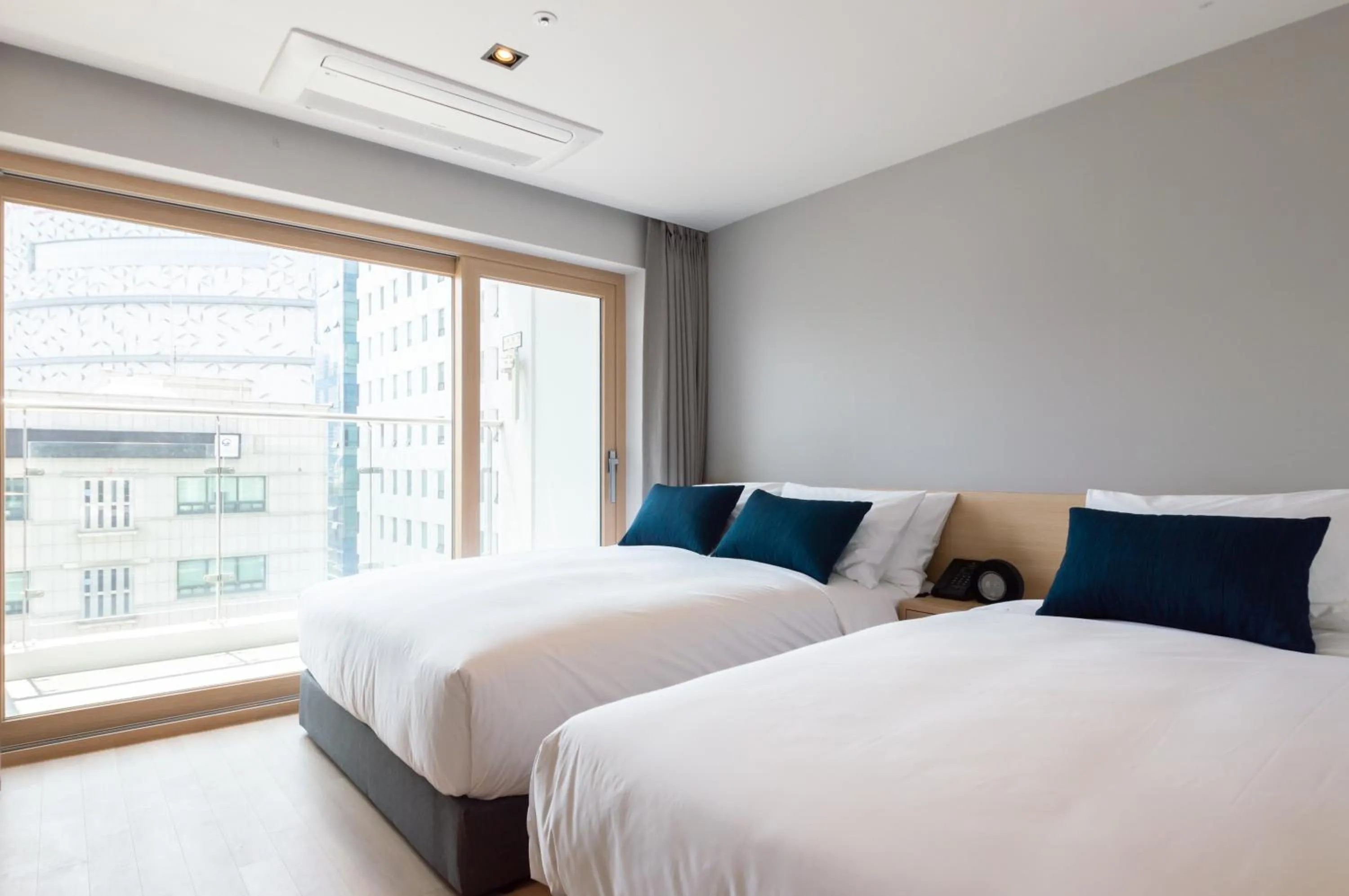 Bed in Connect Busan Hotel & Residence