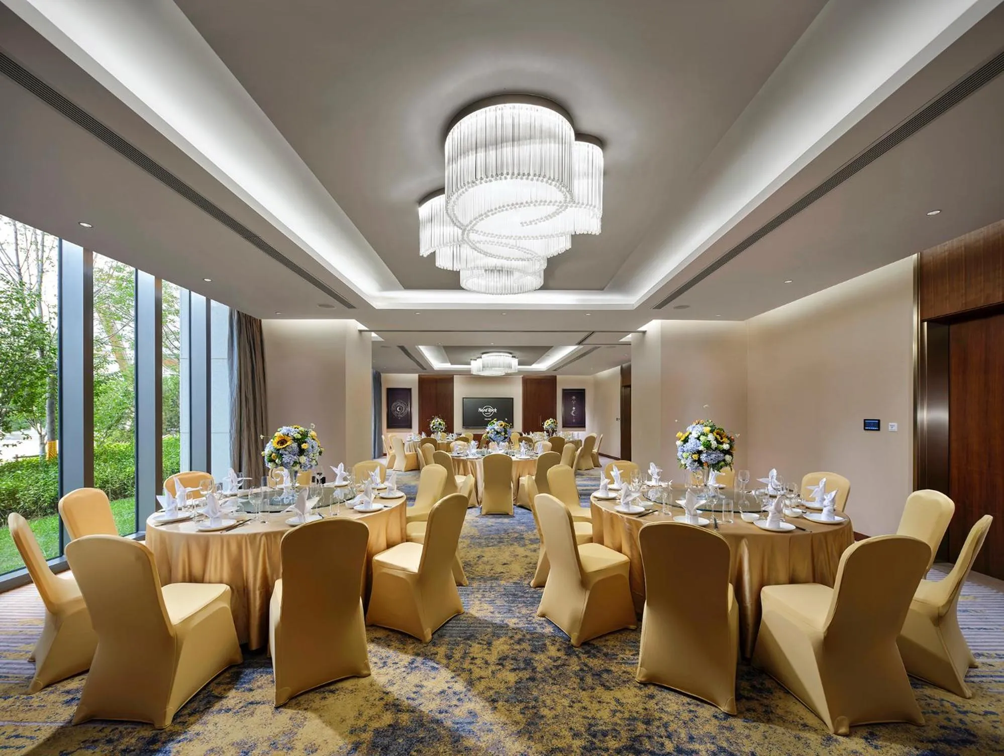 Restaurant/places to eat in Hard Rock Hotel Dalian