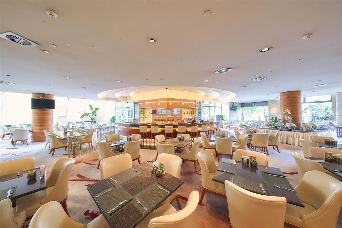 Restaurant/places to eat in Parkview Hotel