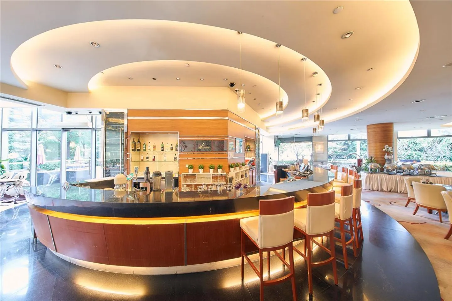 Restaurant/places to eat in Parkview Hotel