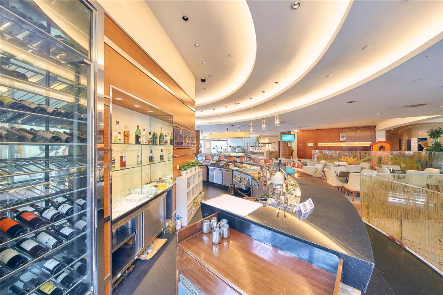 Restaurant/places to eat in Parkview Hotel