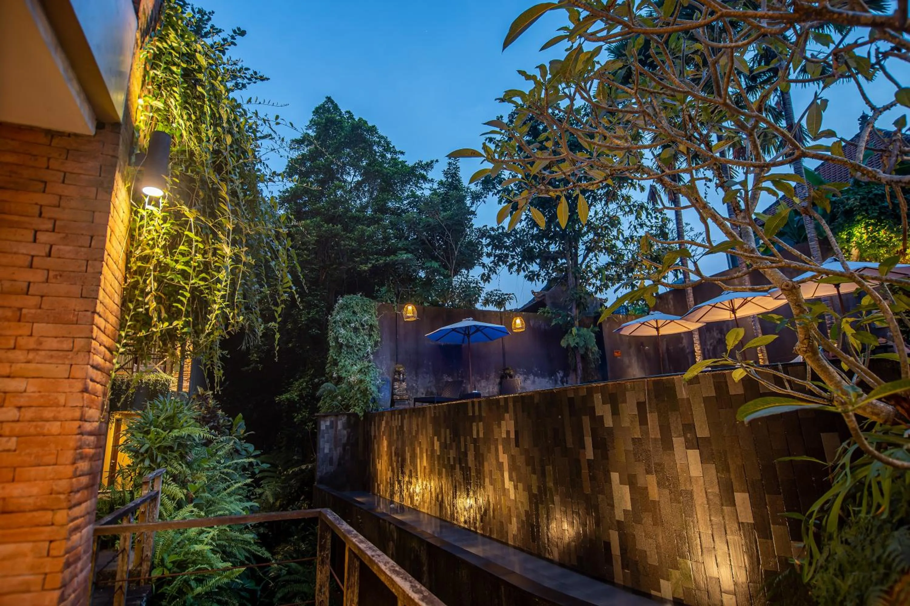 Swimming pool in Merak Village by Prasi