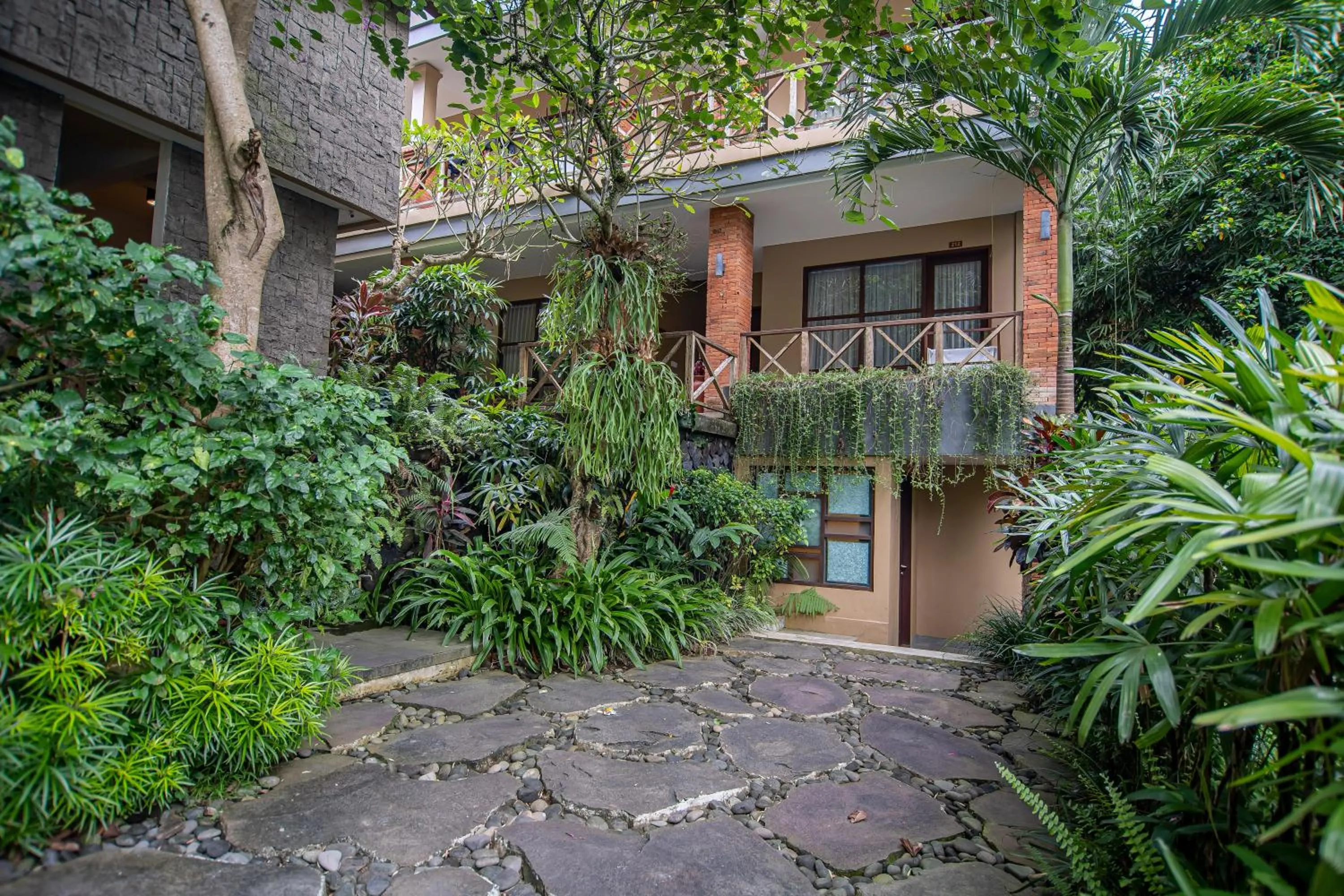 Property building in Merak Village by Prasi