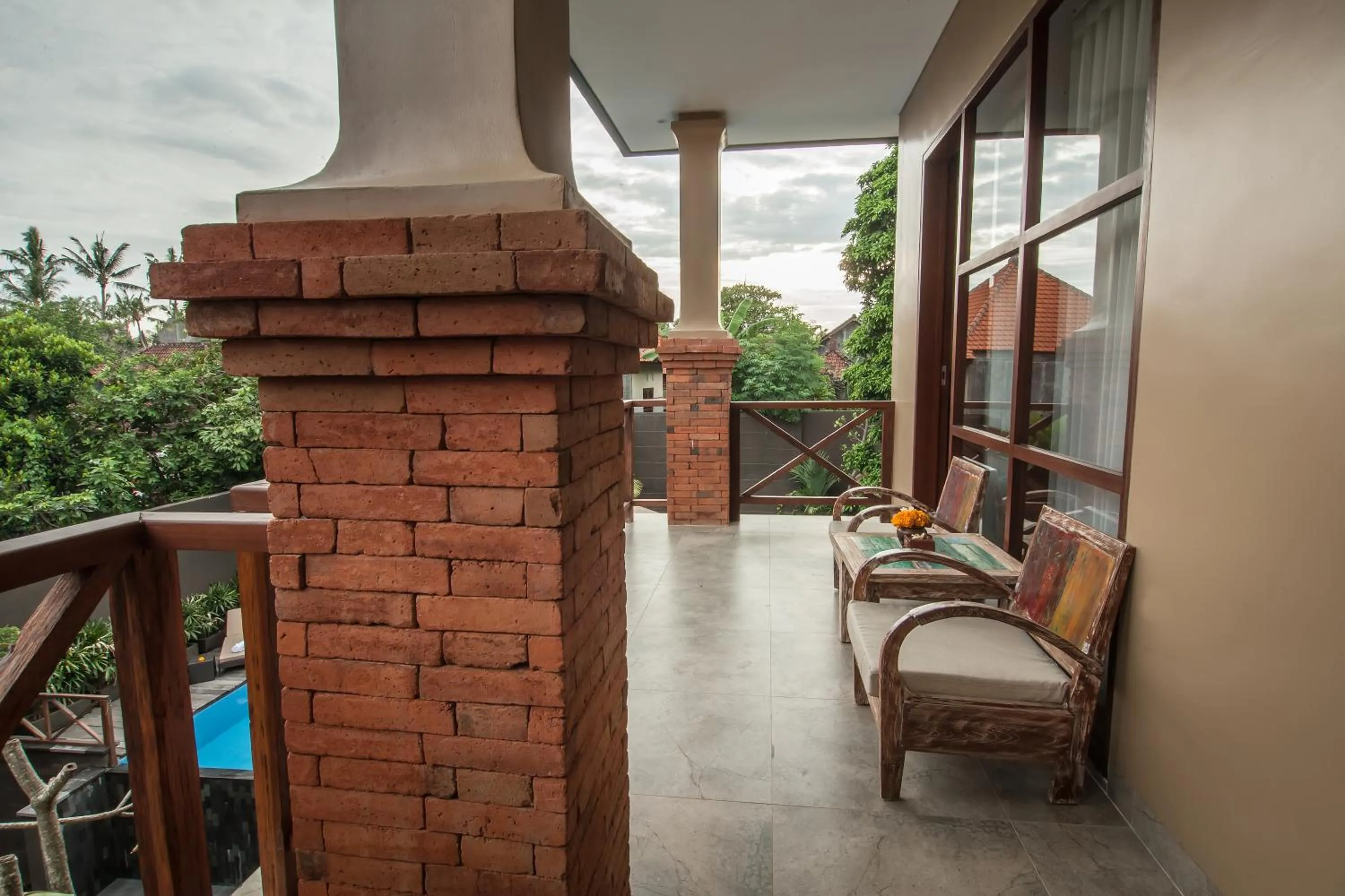 Balcony/Terrace in Merak Village by Prasi