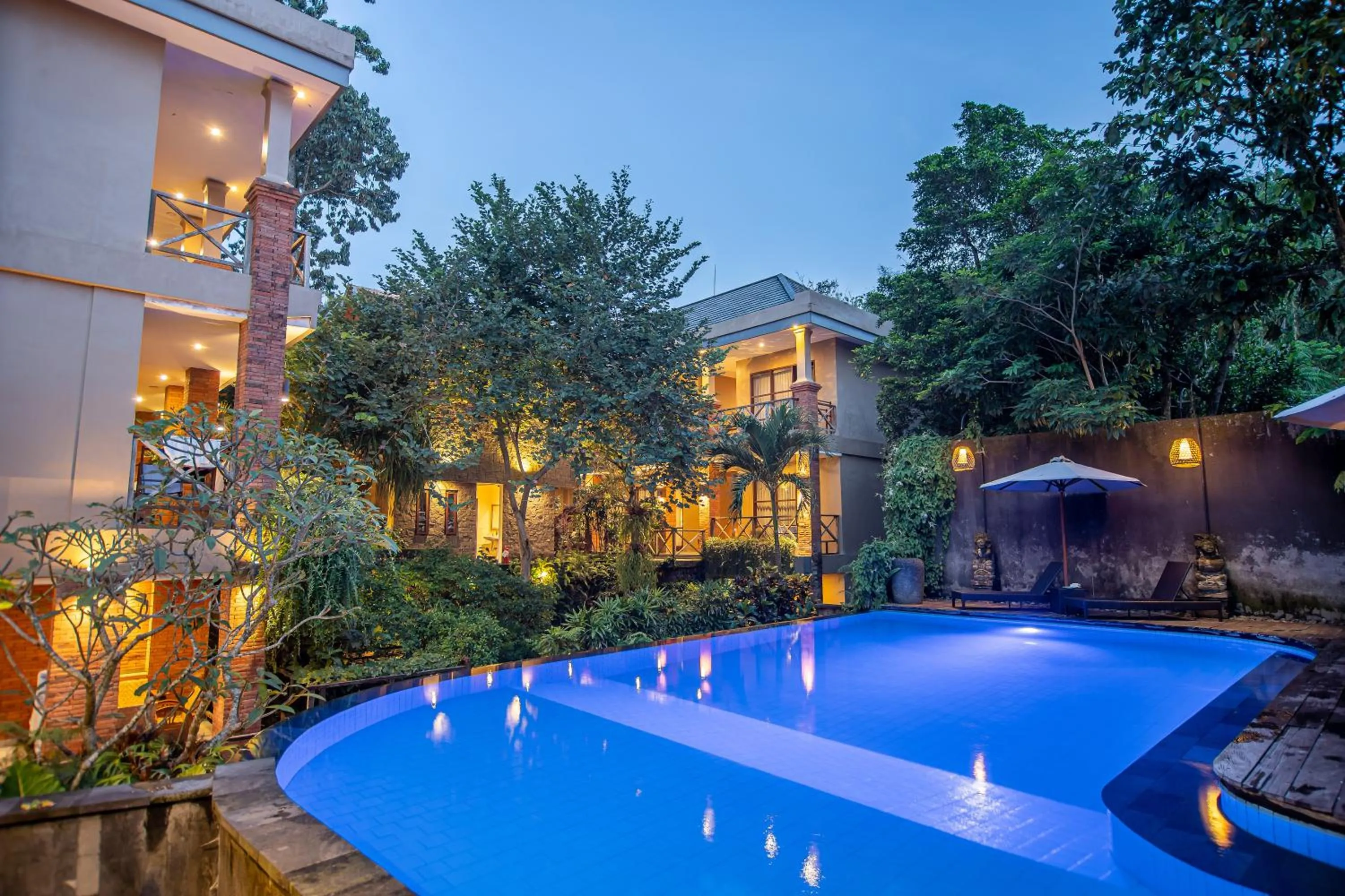 Swimming pool in Merak Village by Prasi