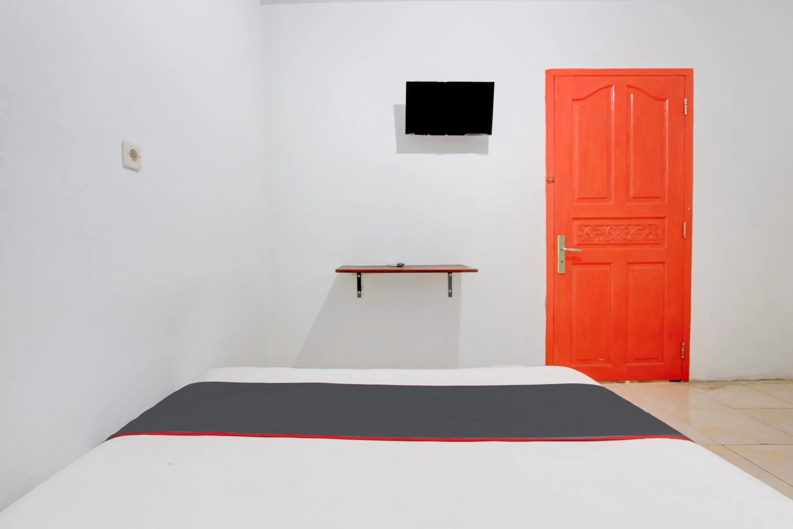 Photo of the whole room in OYO Life 2928 Rumah Ceria