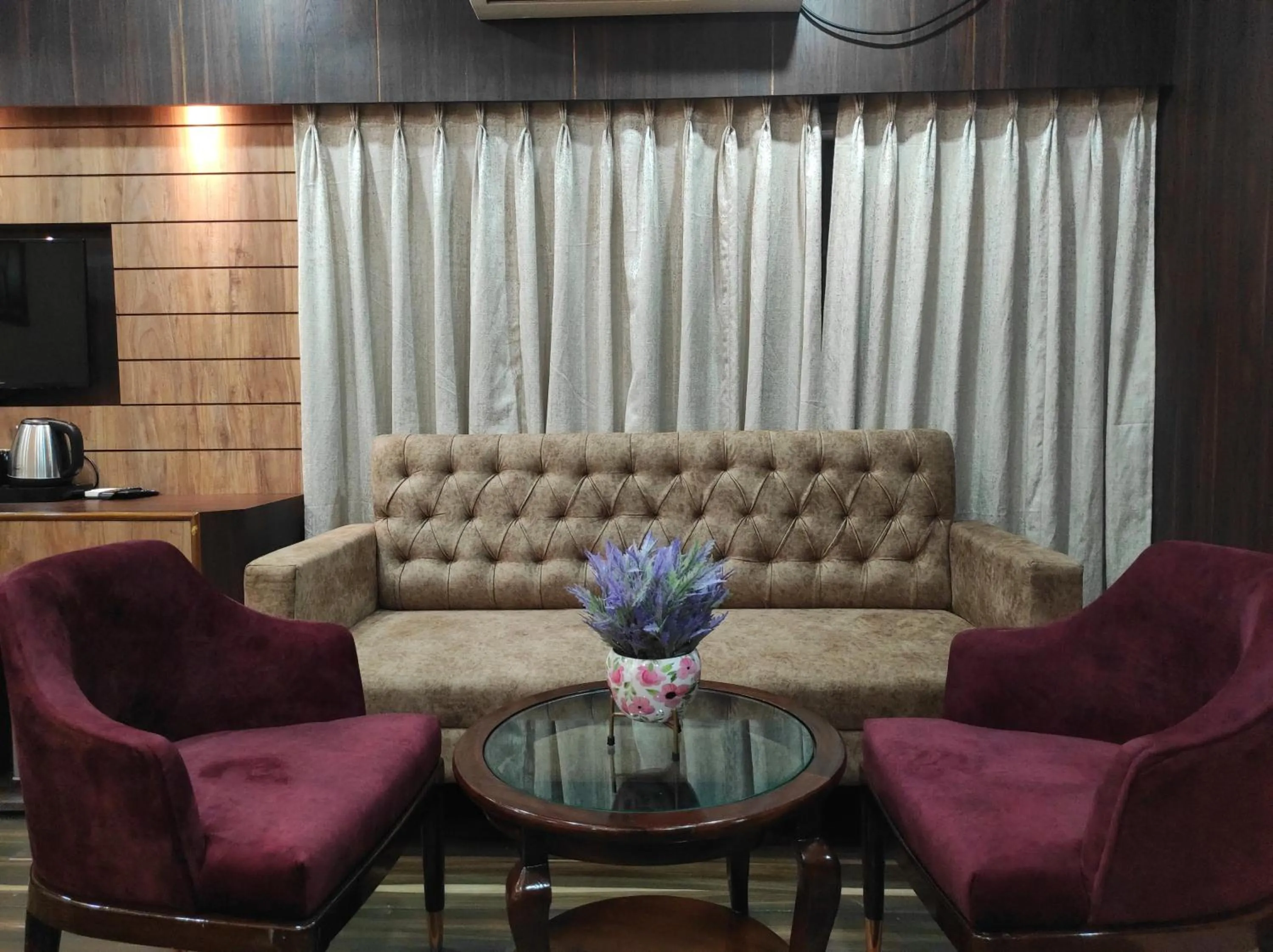 Decorative detail in Hotel Aavas Inn