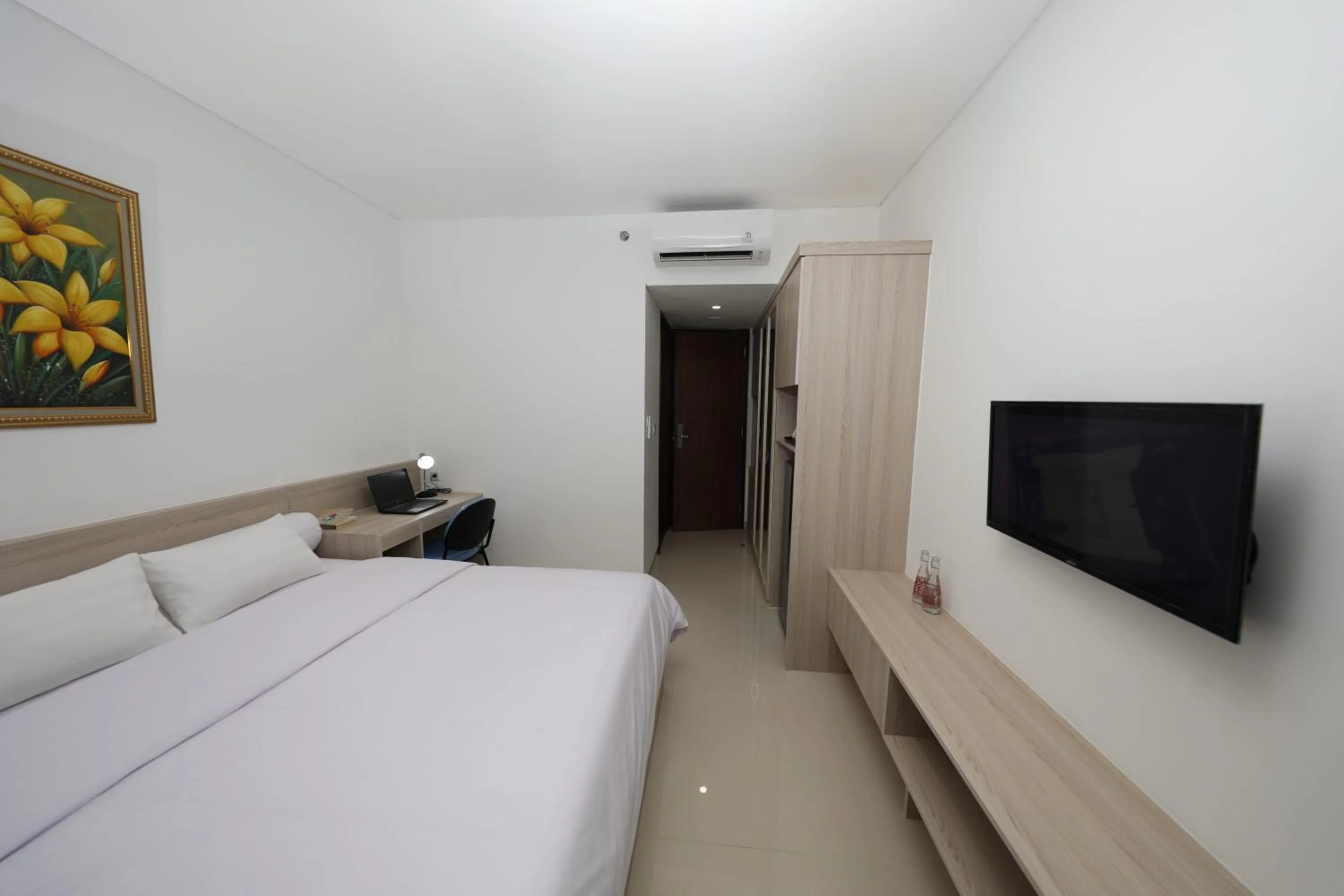 Bedroom, Bed in Mendjangan Mansion