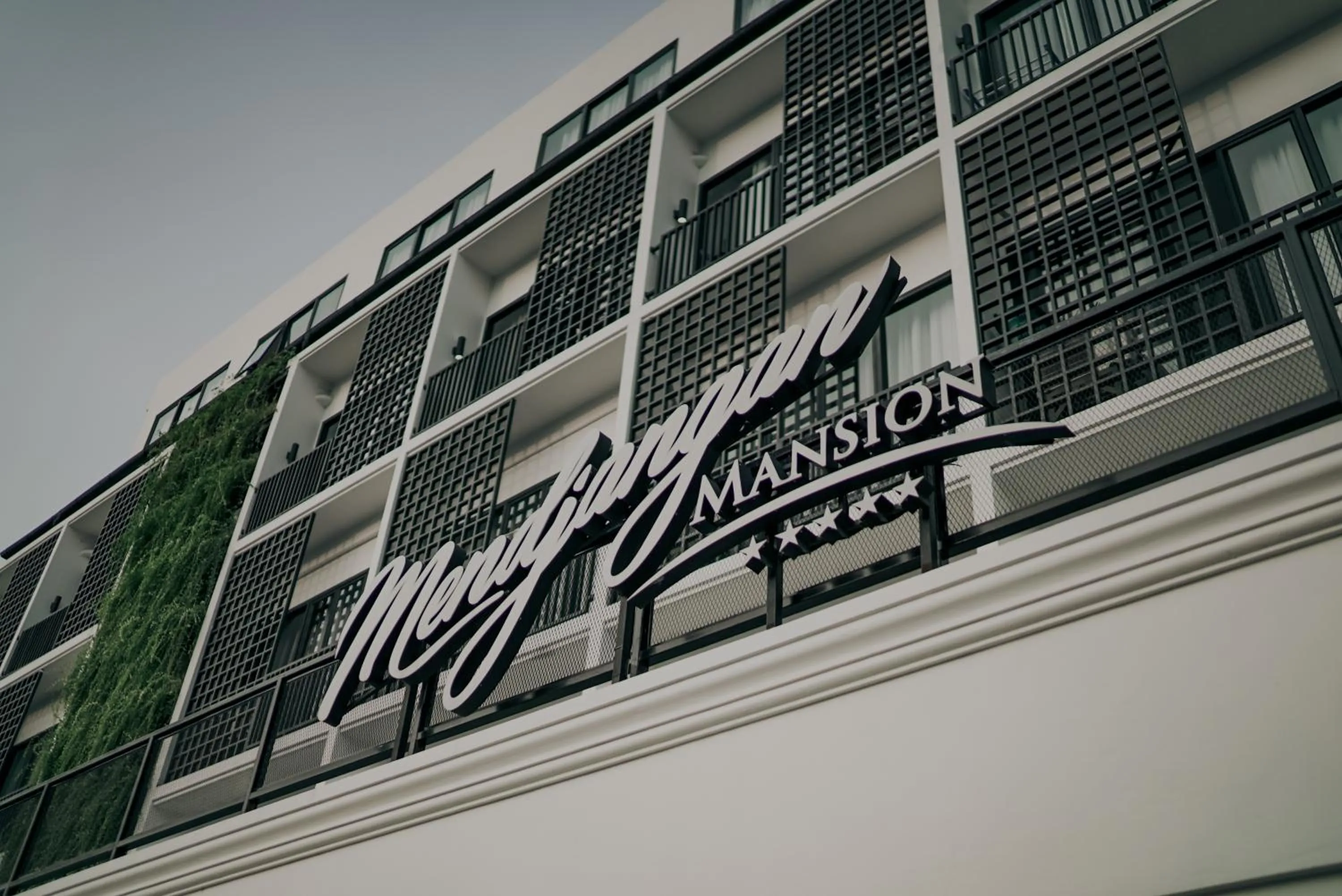 Property building in Mendjangan Mansion