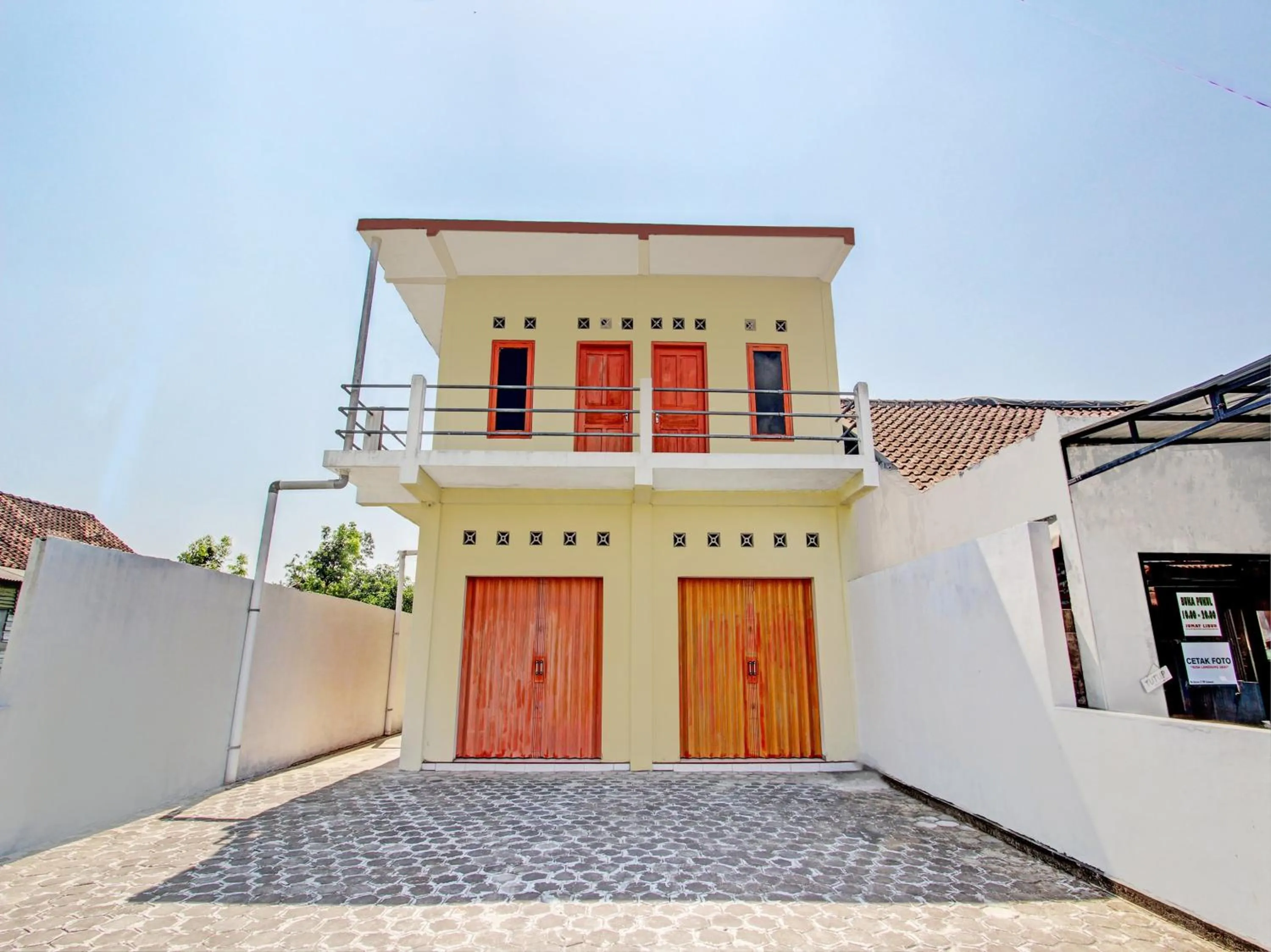 Facade/entrance in SPOT ON 93020 Rumah Singgah Ganjuran