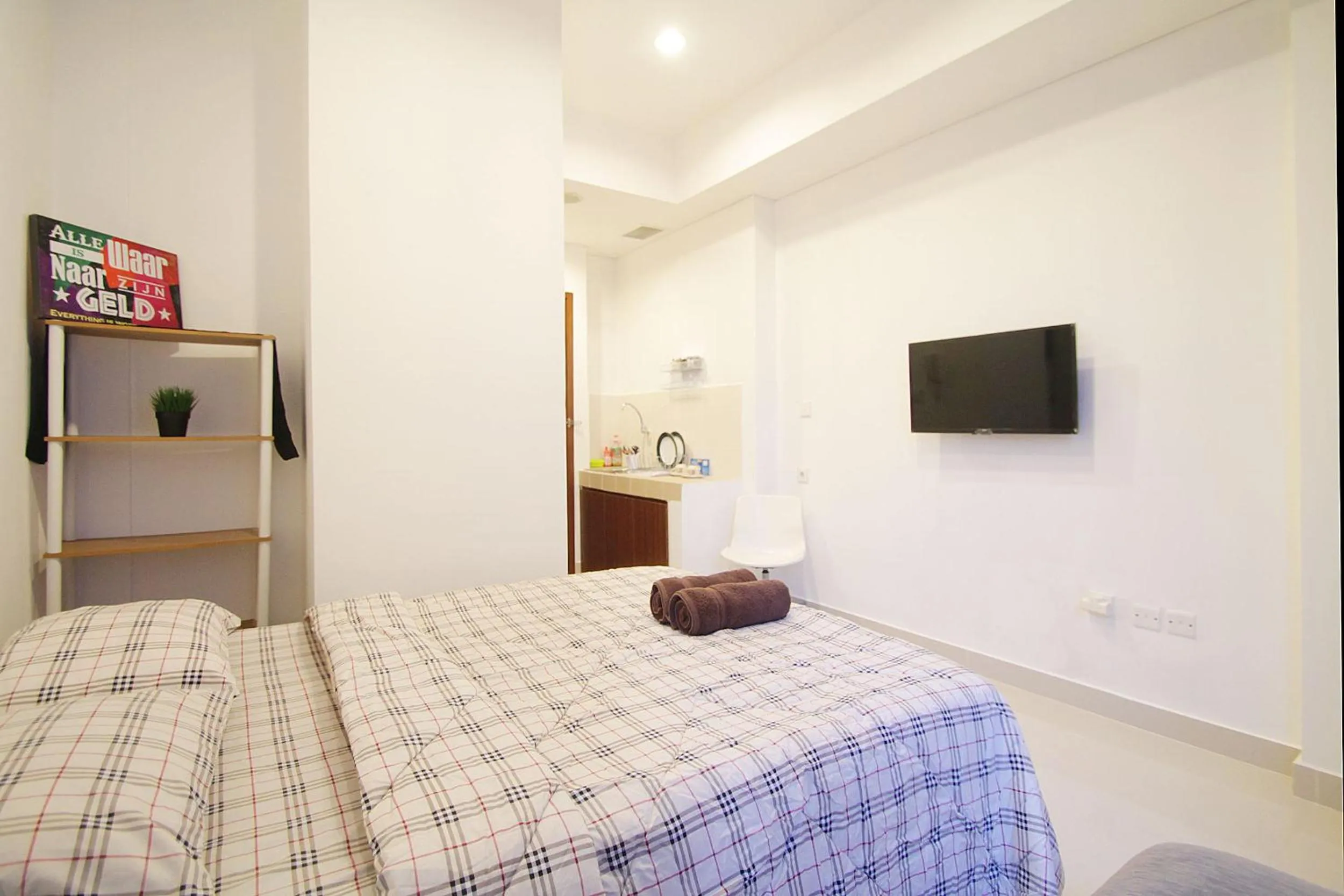 Bed in Apartemen Capitol Park Residence by Aparian