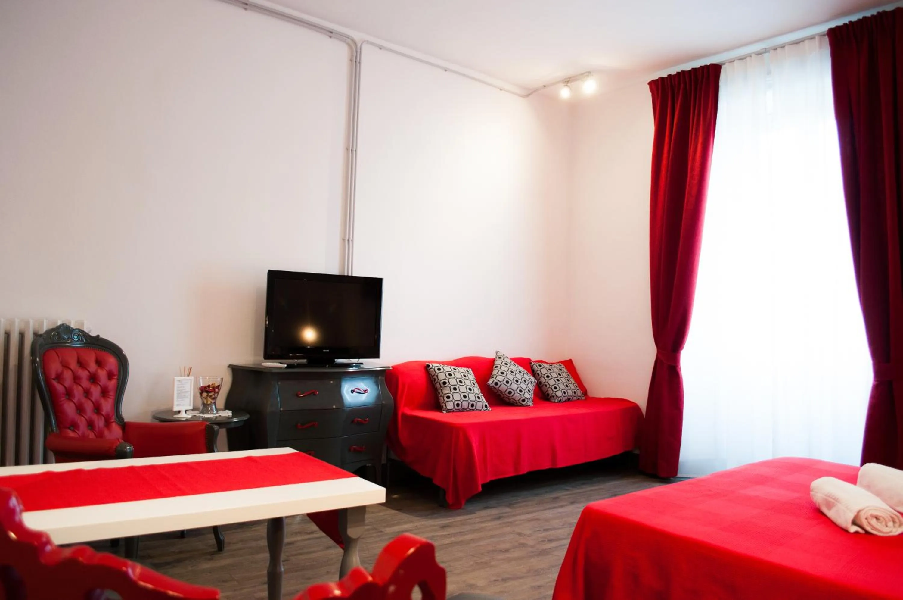 TV and multimedia, Bed in Relais Cola Di Rienzo