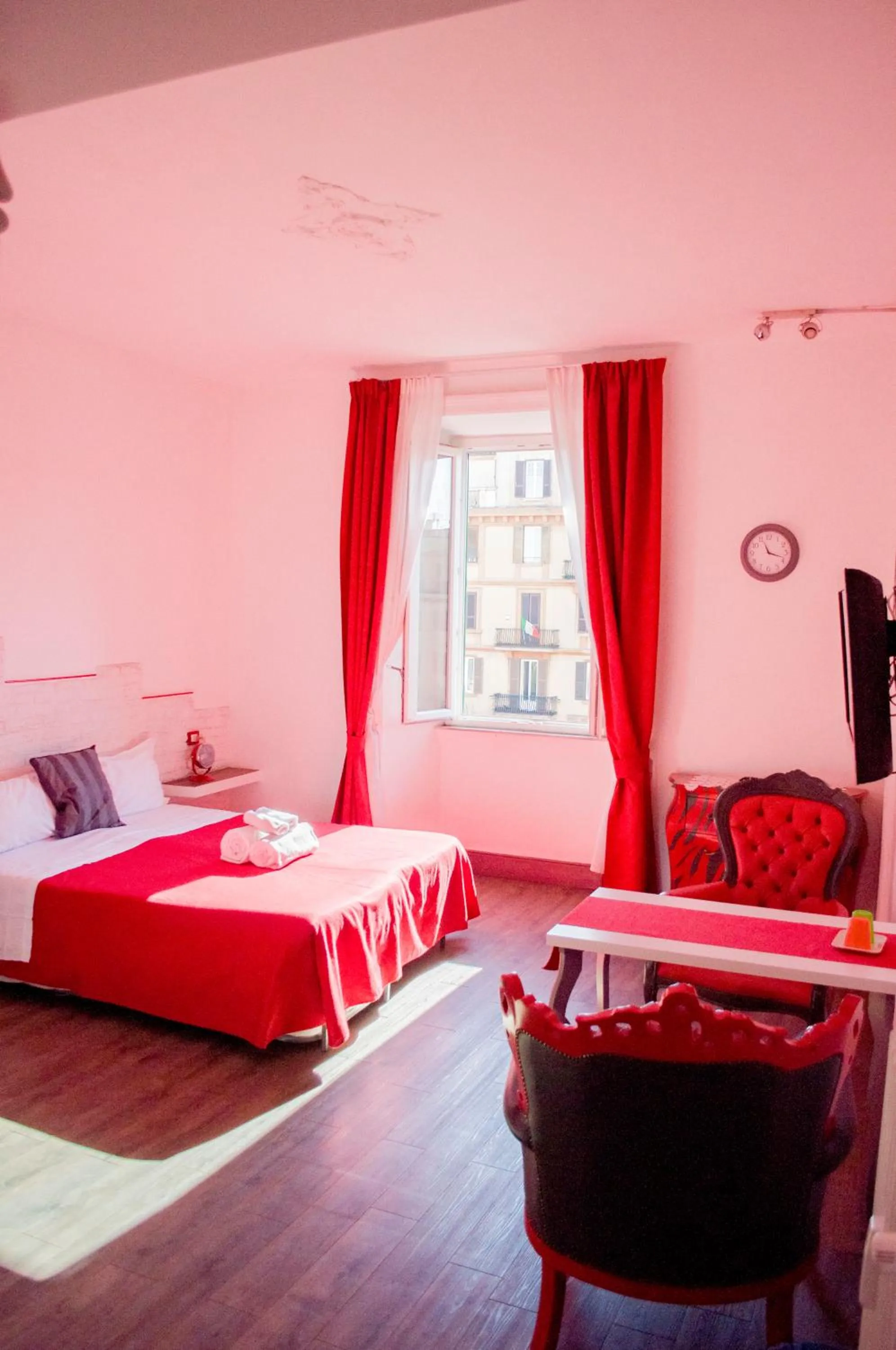 Photo of the whole room, Bed in Relais Cola Di Rienzo