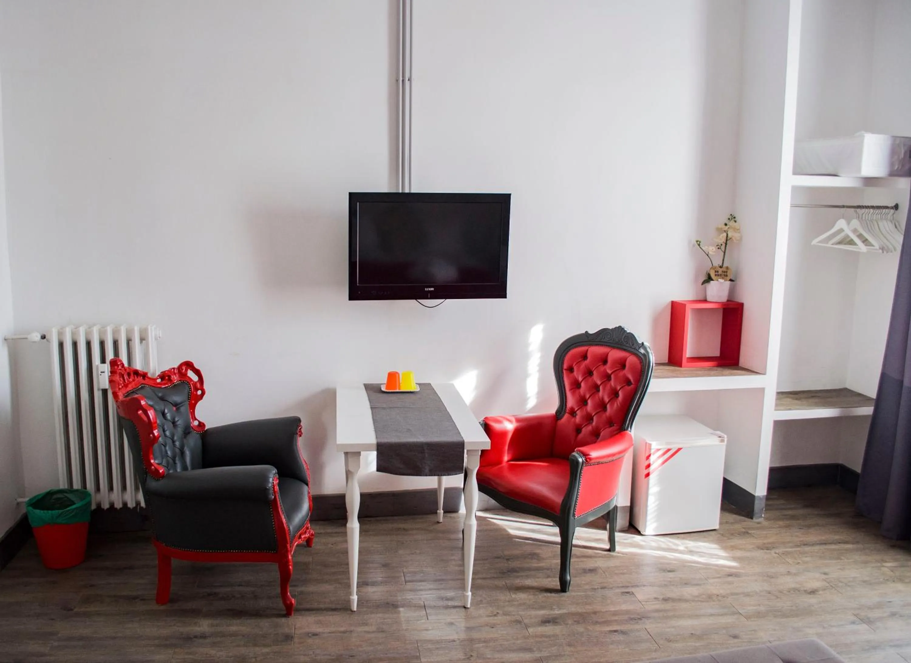 TV and multimedia in Relais Cola Di Rienzo