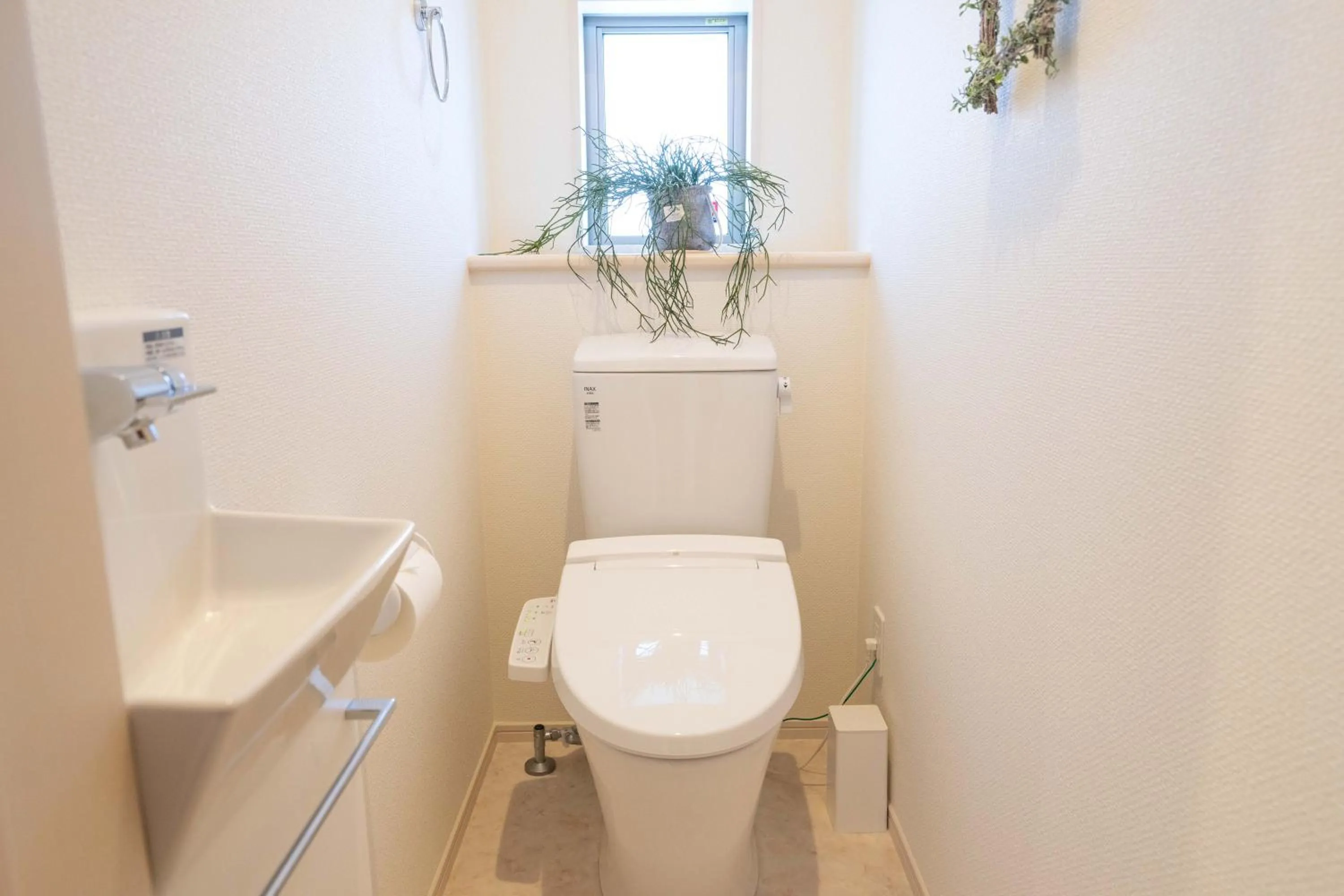 Toilet in OKINAWA BEACH HOUSE Golden Drop S