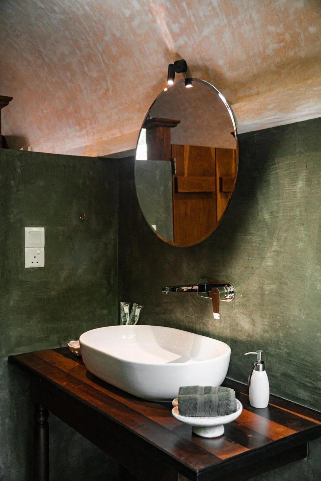 Dunes Unawatuna Hotel