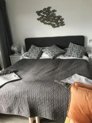 Bed in Lägenhetshotell Varvet