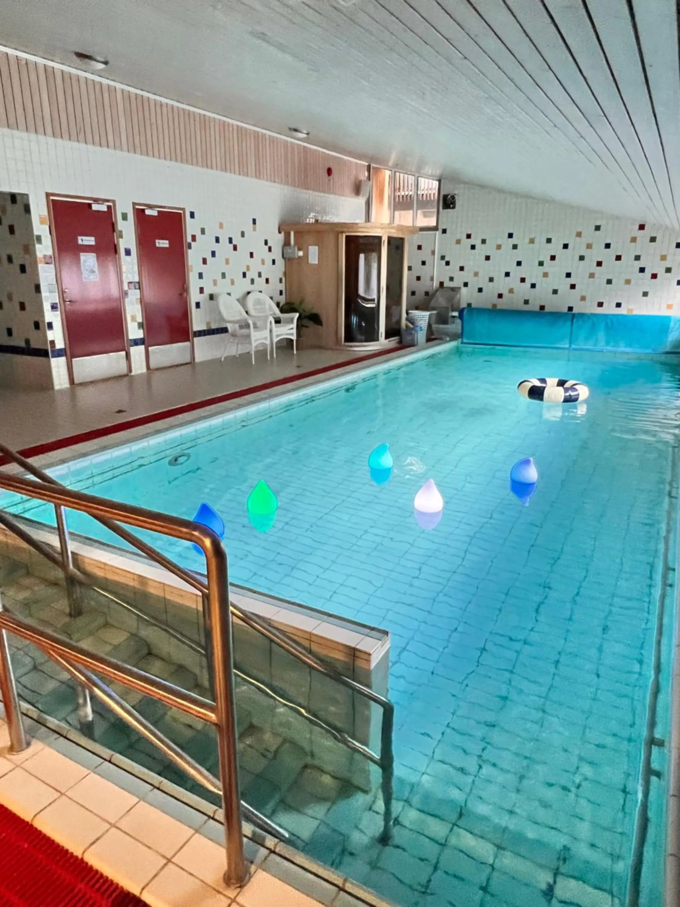 Swimming pool in Lägenhetshotell Varvet