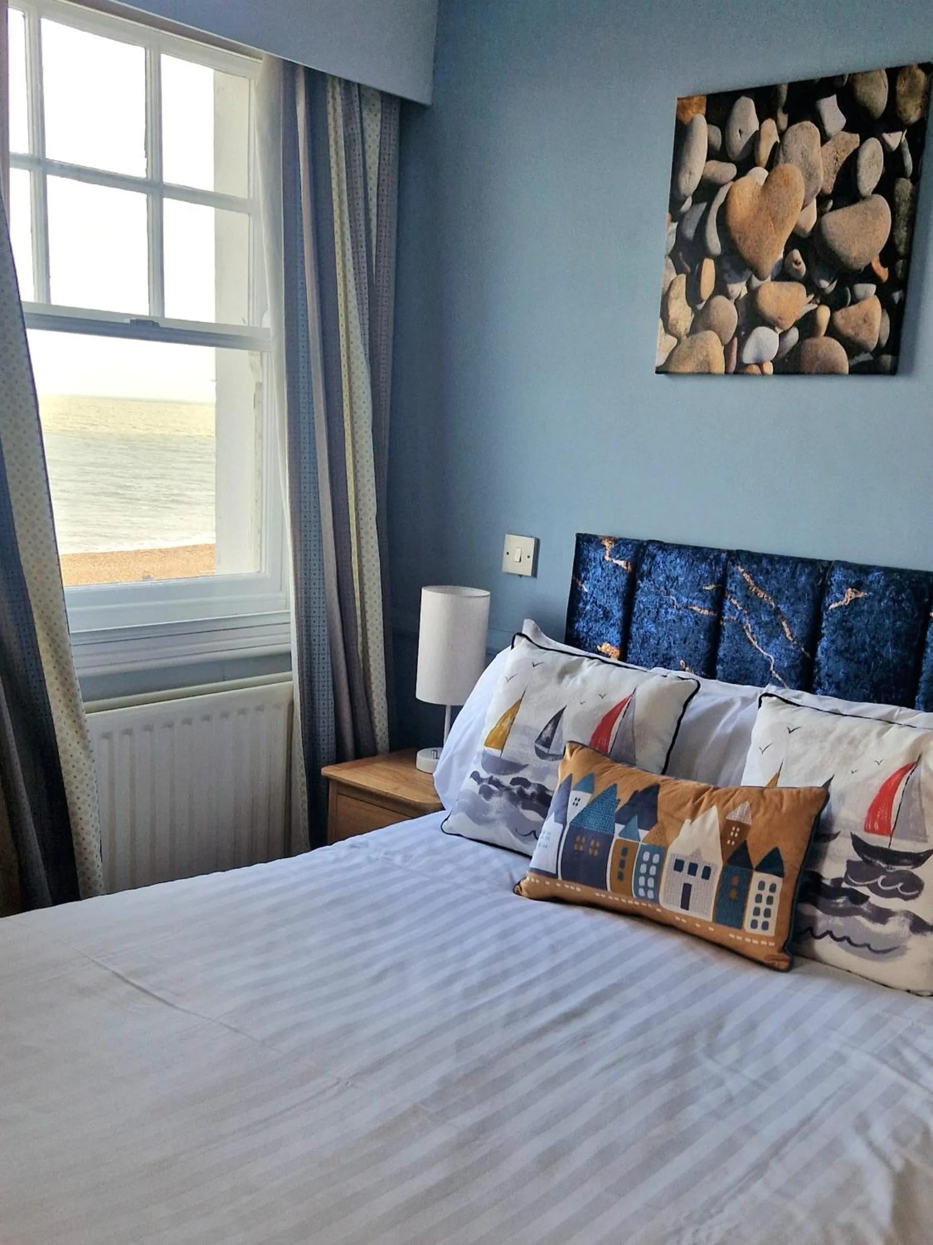 Bedroom, Bed in Dunkerley's Hotel and Restaurant