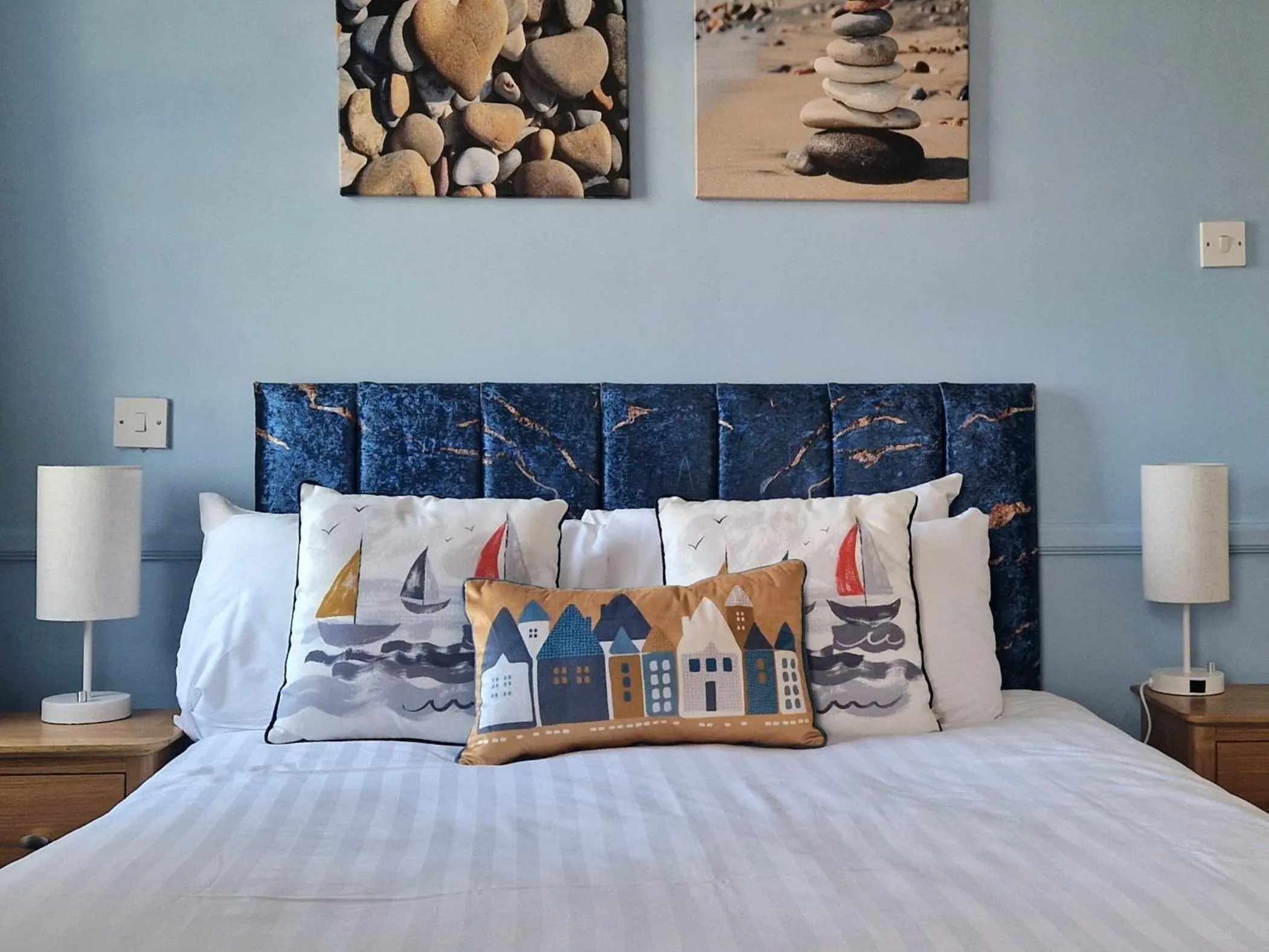 Bedroom, Bed in Dunkerley's Hotel and Restaurant