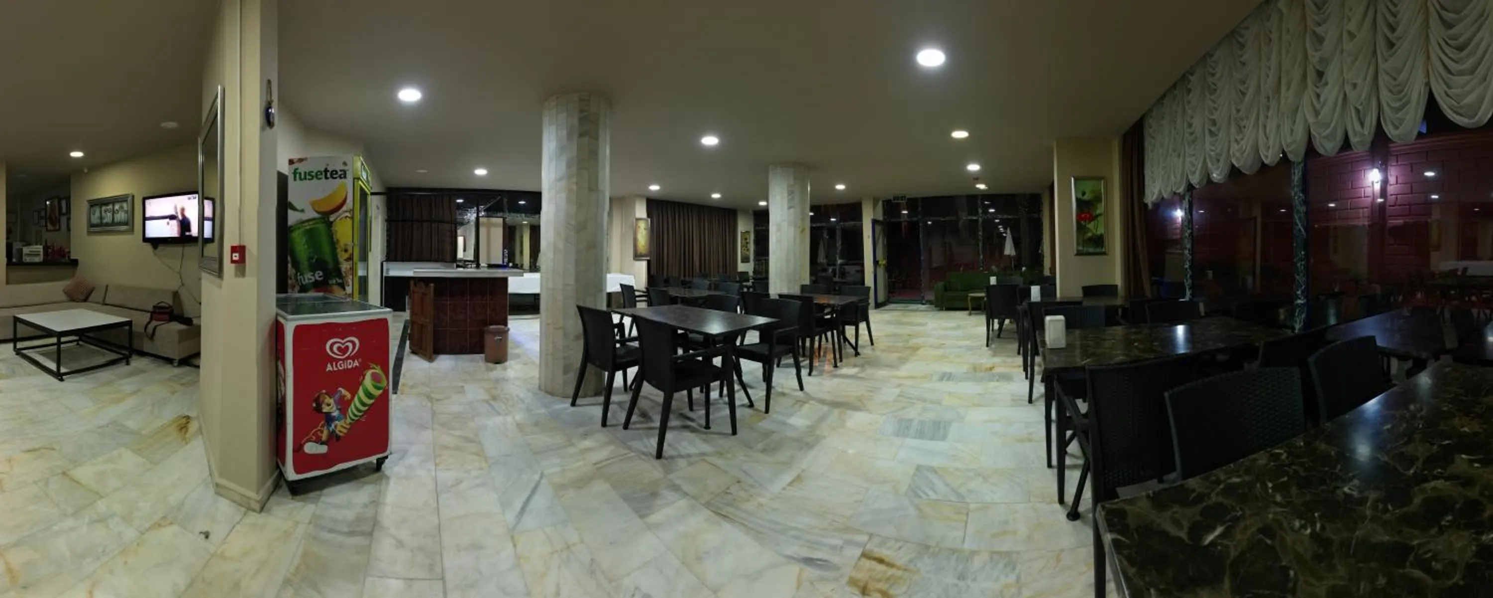 Restaurant/places to eat in Gold Twins Boutique Hotel