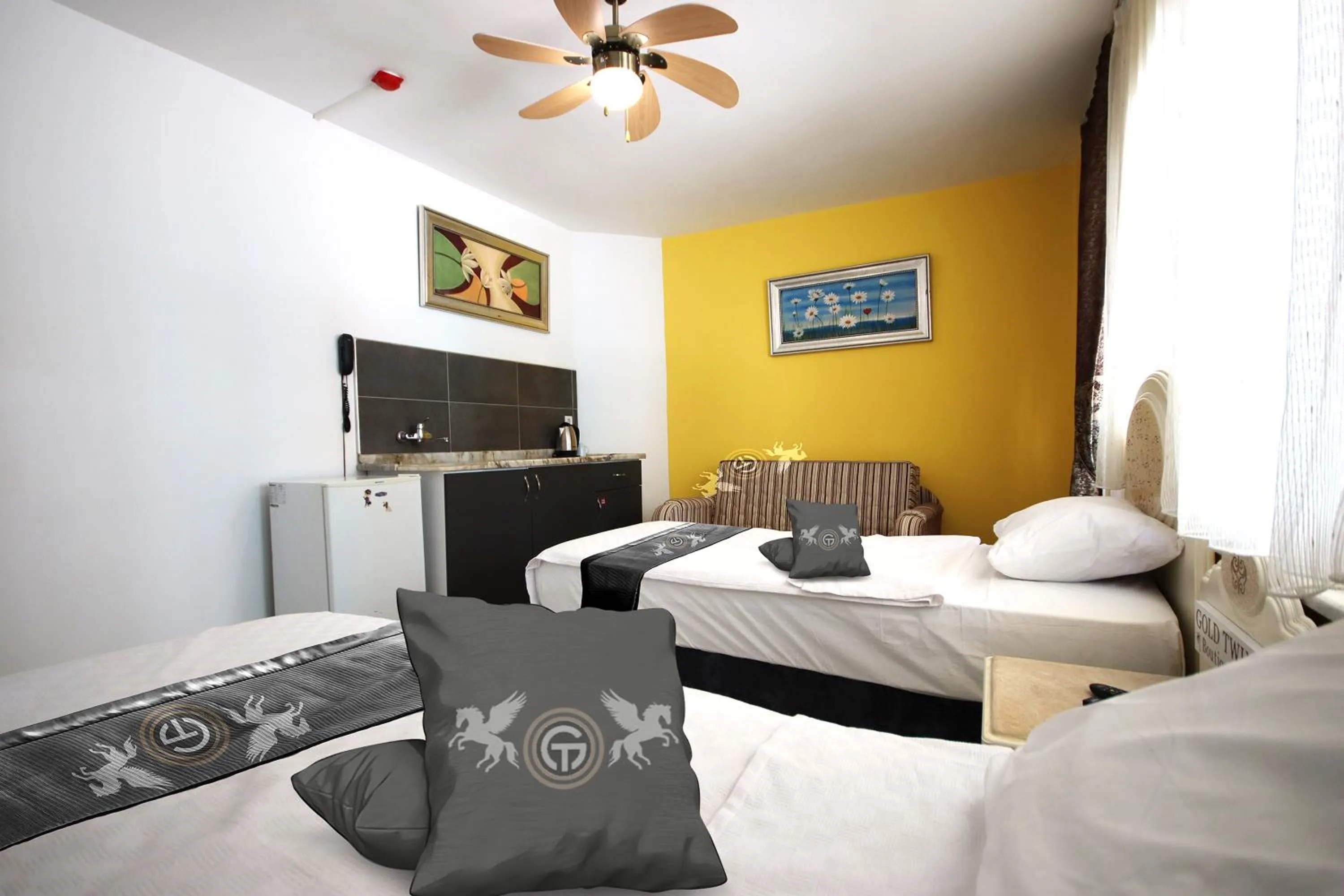 Kitchen or kitchenette in Gold Twins Boutique Hotel