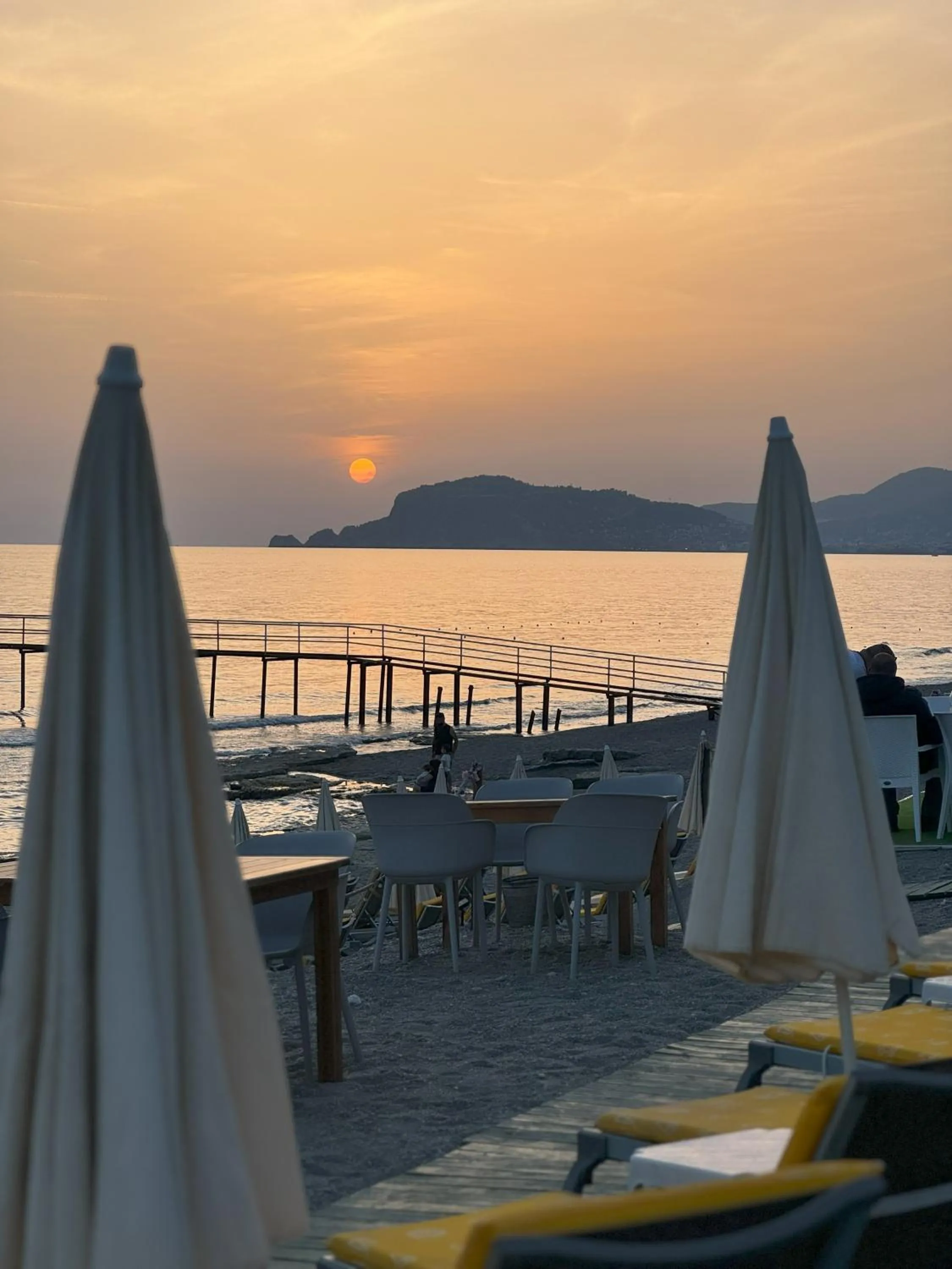 Time of day in Gold Twins Boutique Hotel