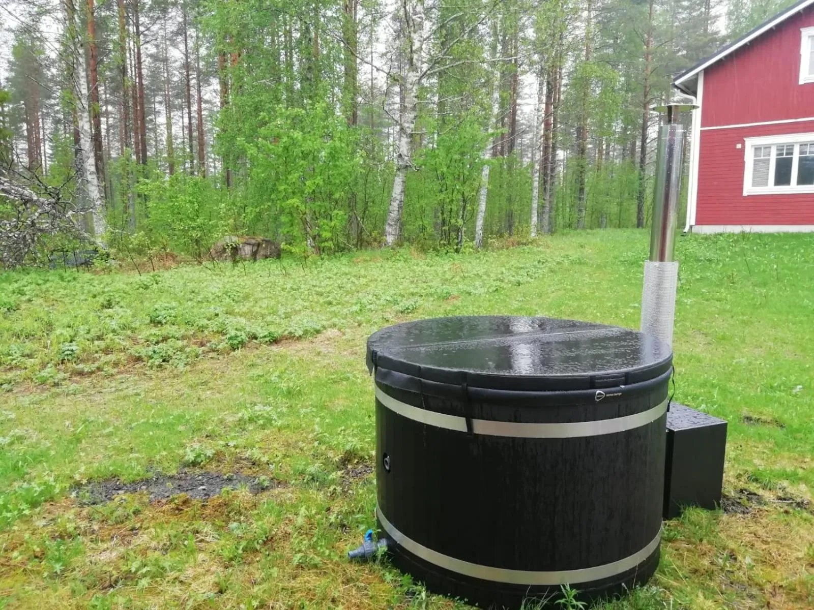 Old Pine Husky Lodge