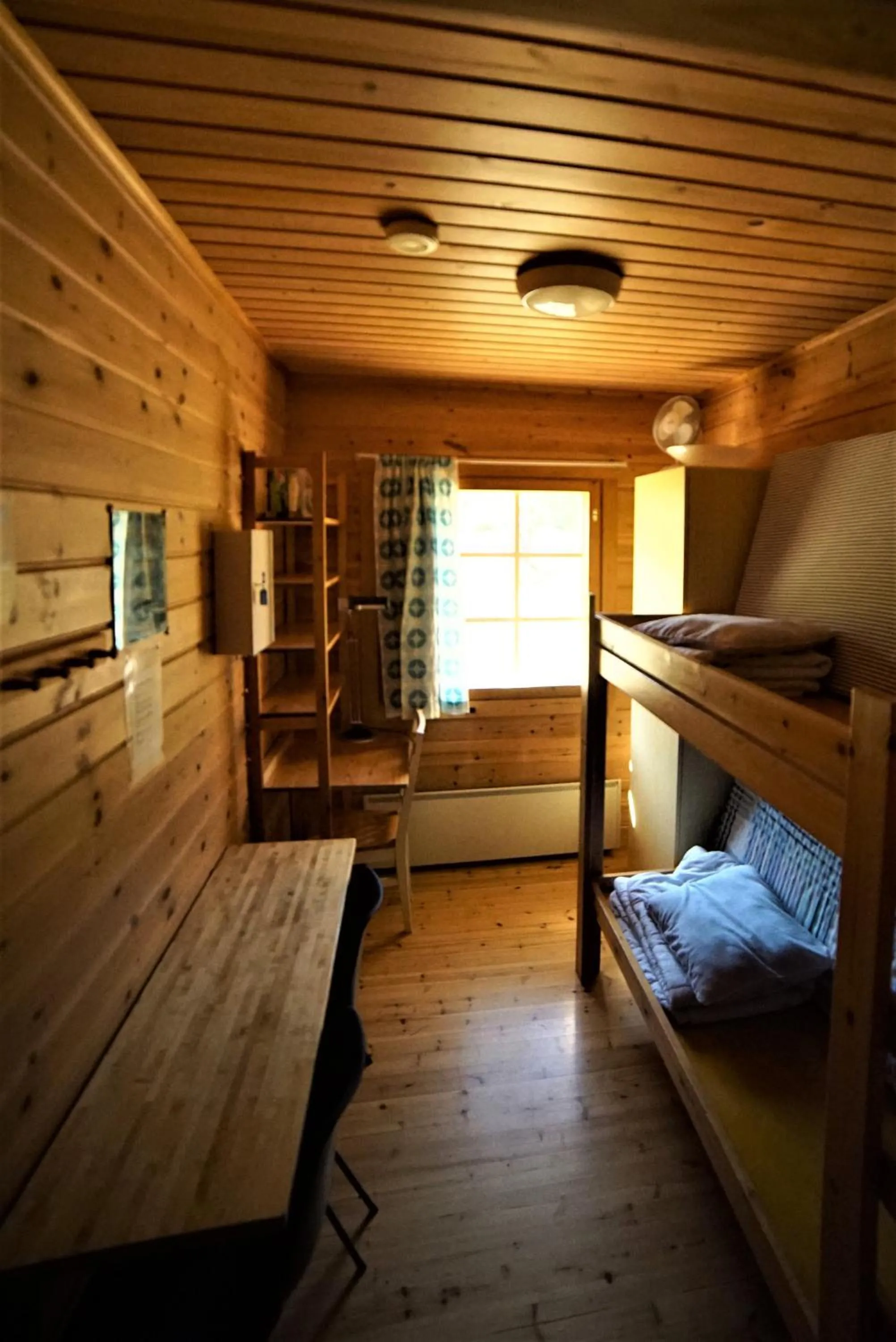 Bed in Old Pine Husky Lodge