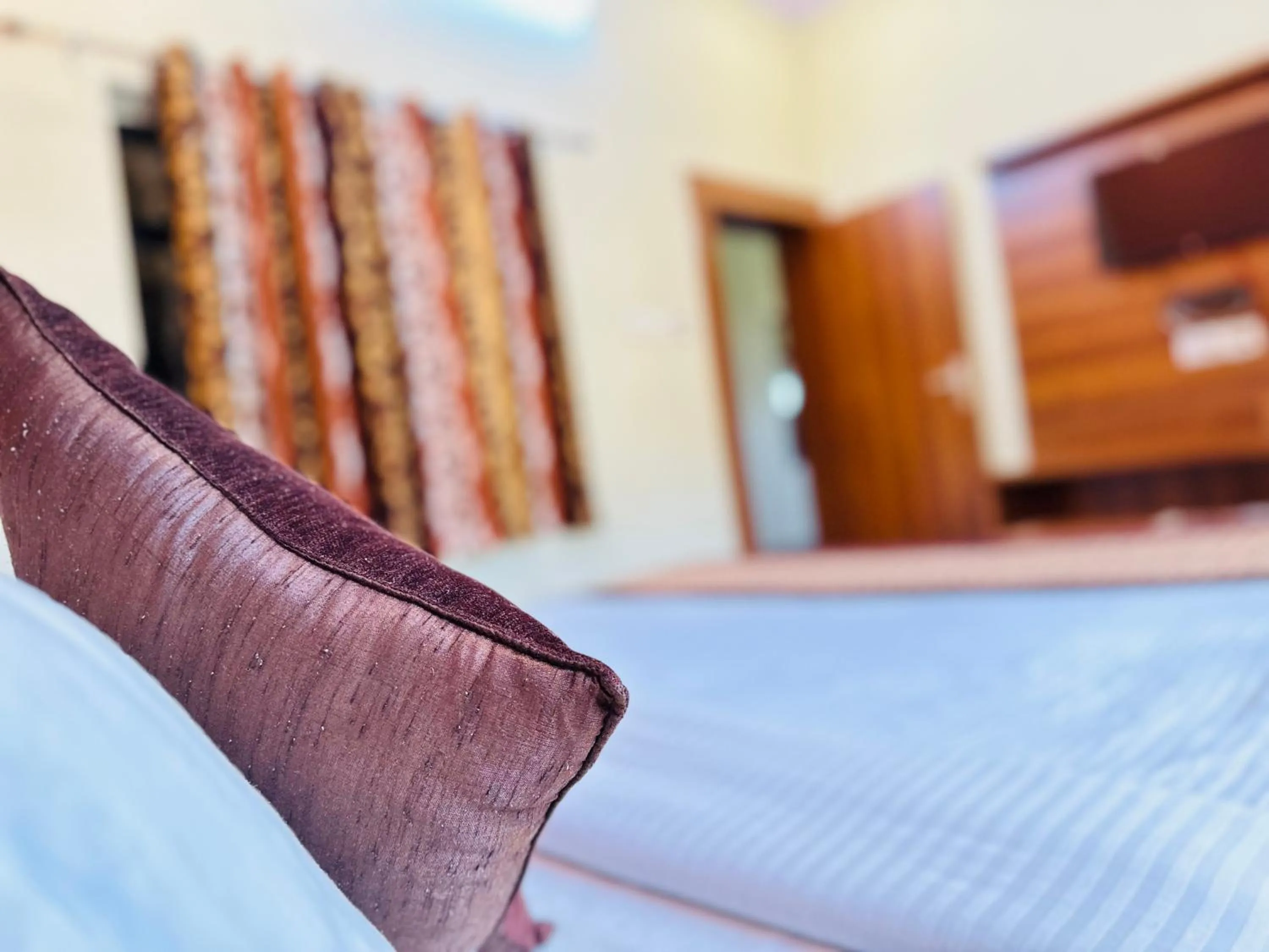 Siddarth Resort - Mountain View with Pool