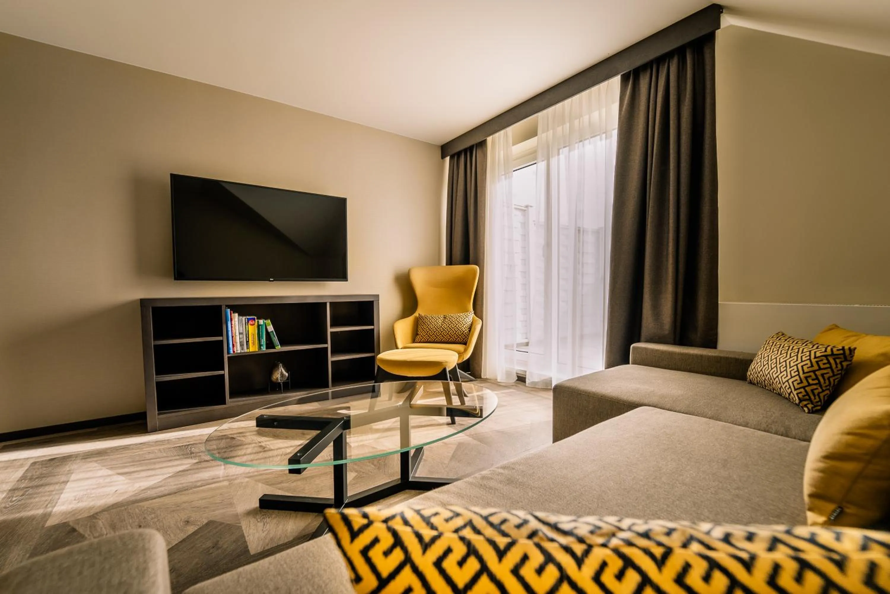 TV and multimedia in COURT HOTEL